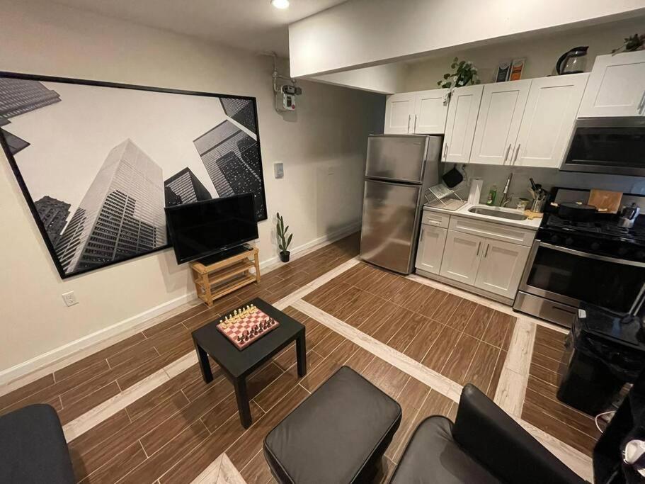 Elegant NYC Apt 2Bedrooms 14 minutes to Times Square!