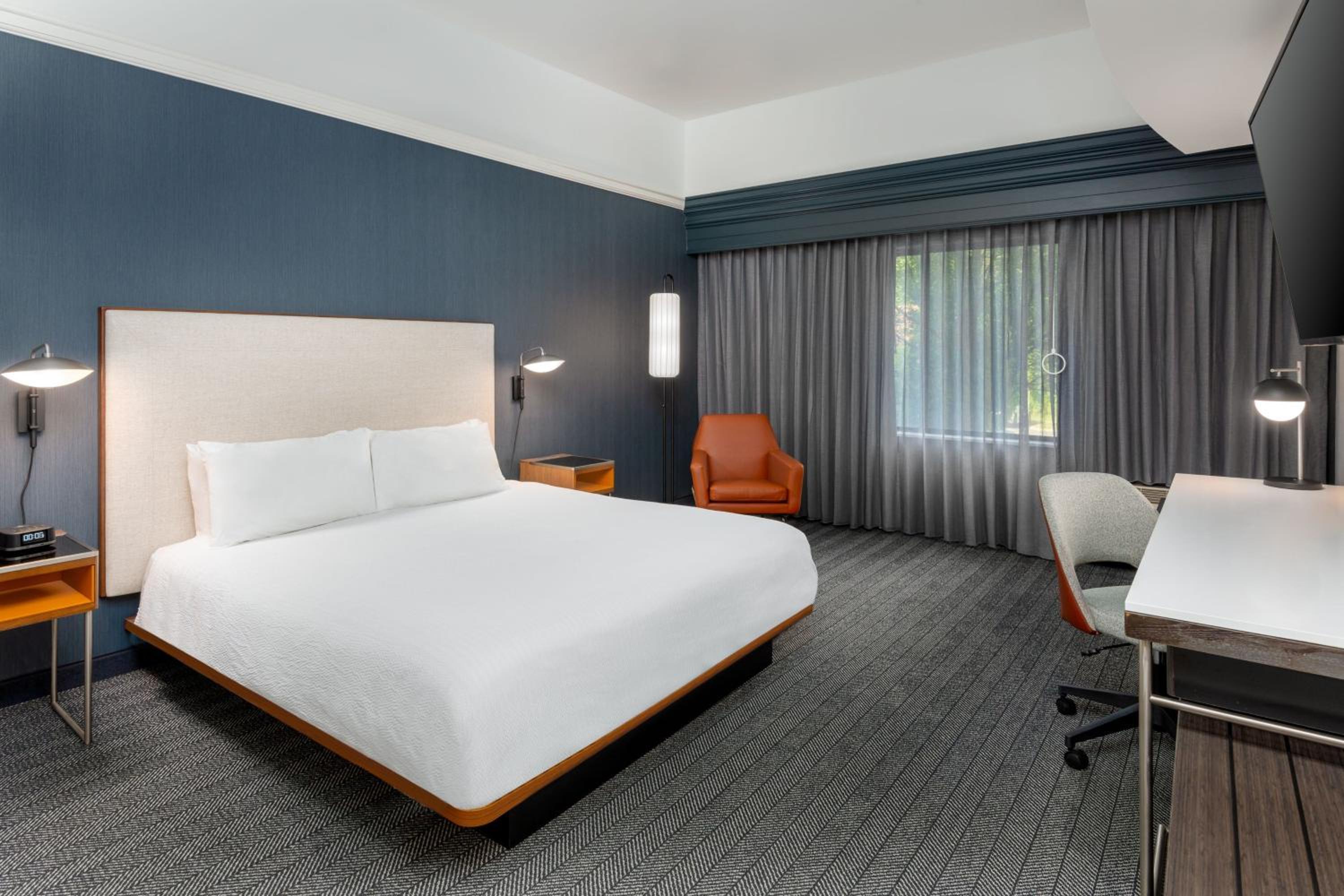 Danbury Vacations - Courtyard by Marriott Danbury - Property Image 15