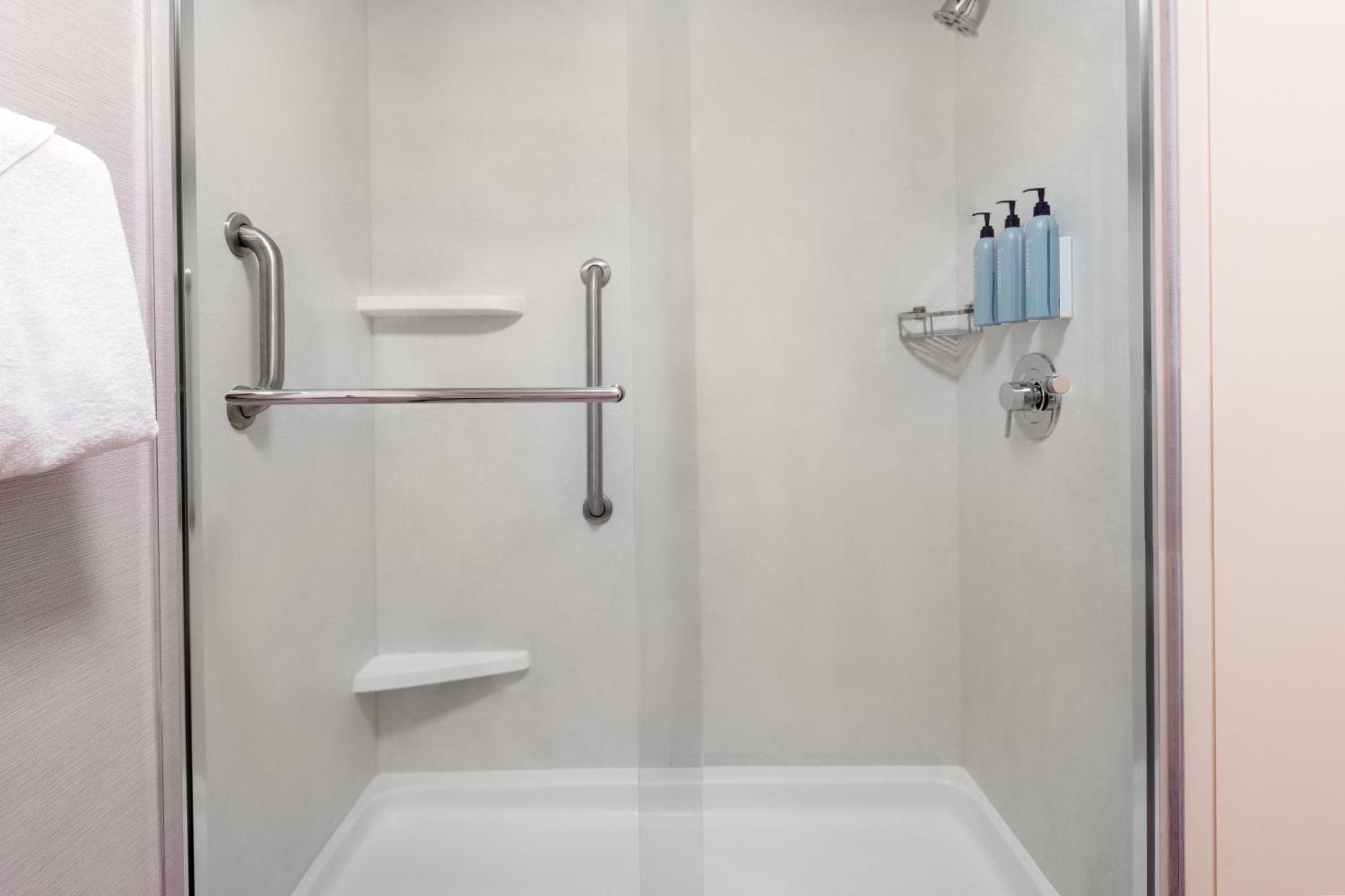 Danbury Vacations - Courtyard by Marriott Danbury - Property Image 22