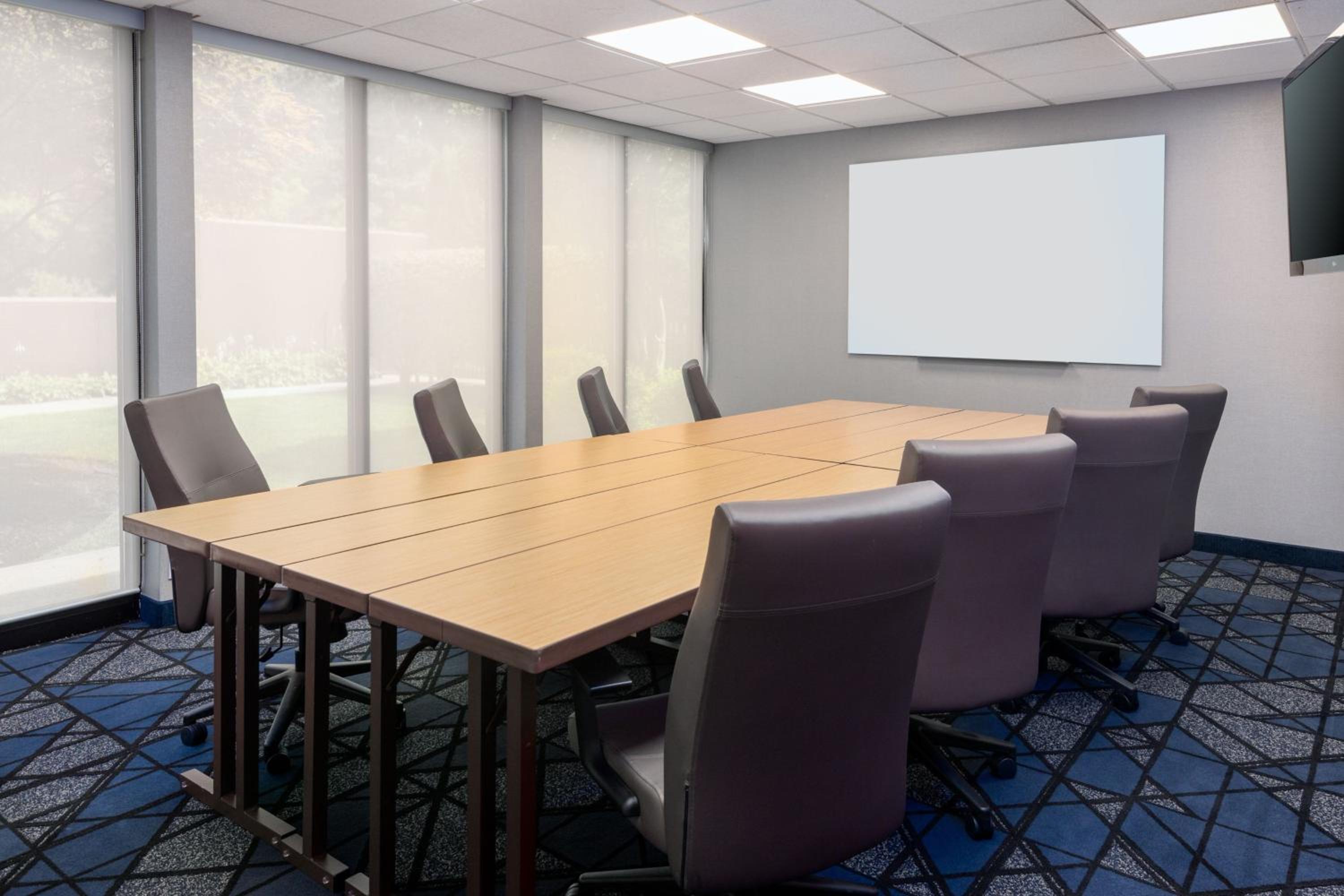 Danbury Vacations - Courtyard by Marriott Danbury - Property Image 42