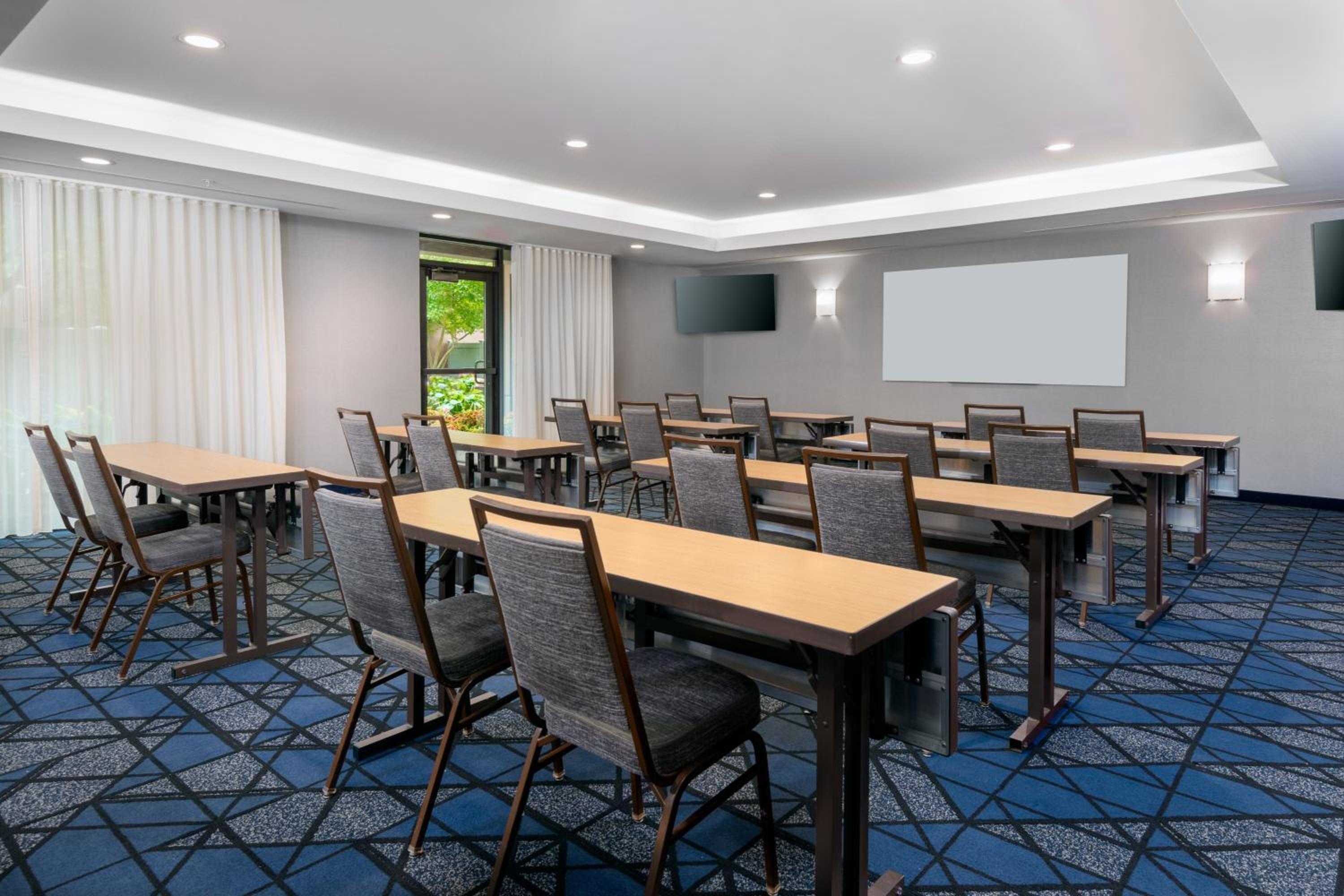 Danbury Vacations - Courtyard by Marriott Danbury - Property Image 43