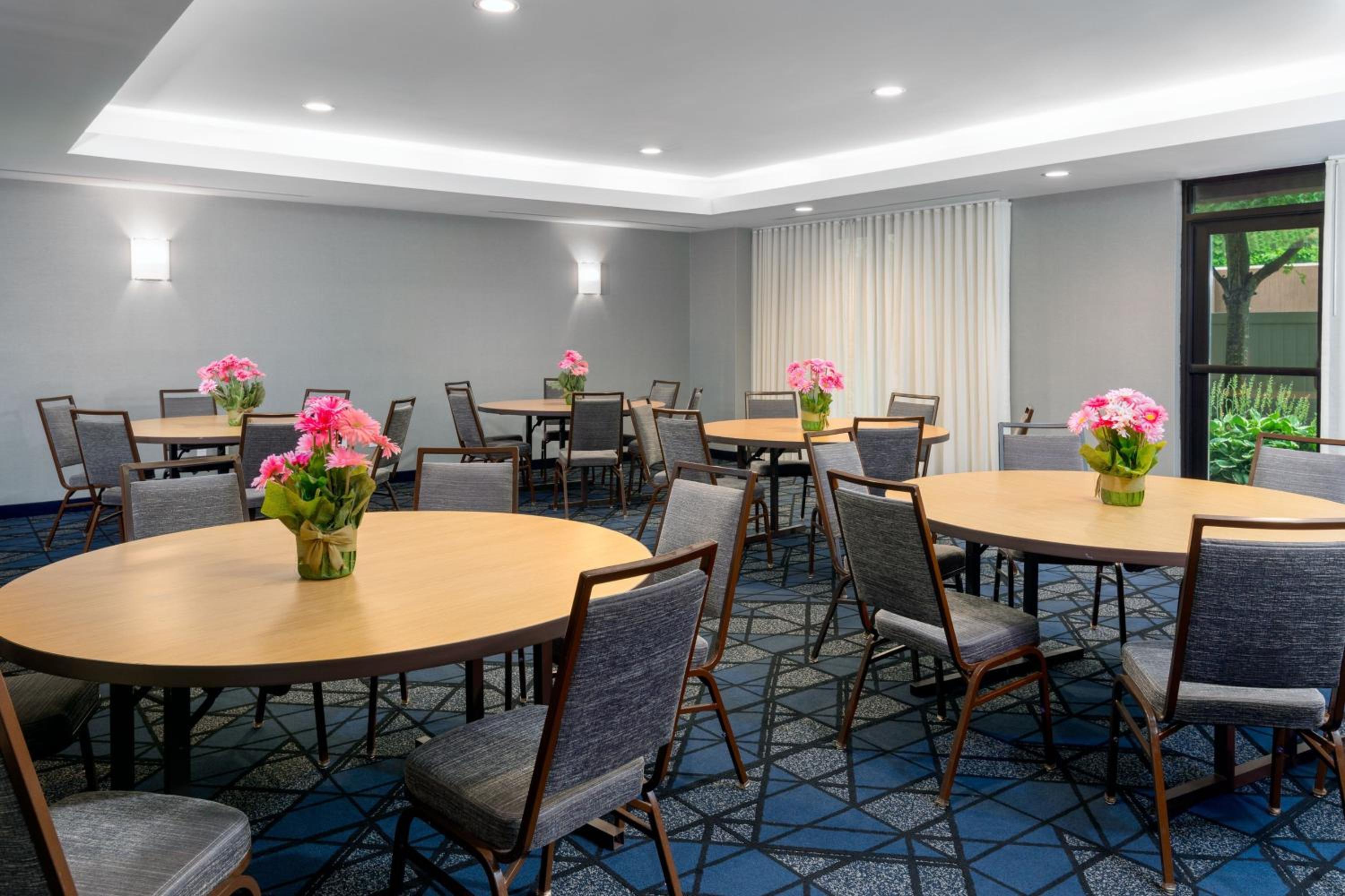 Danbury Vacations - Courtyard by Marriott Danbury - Property Image 45