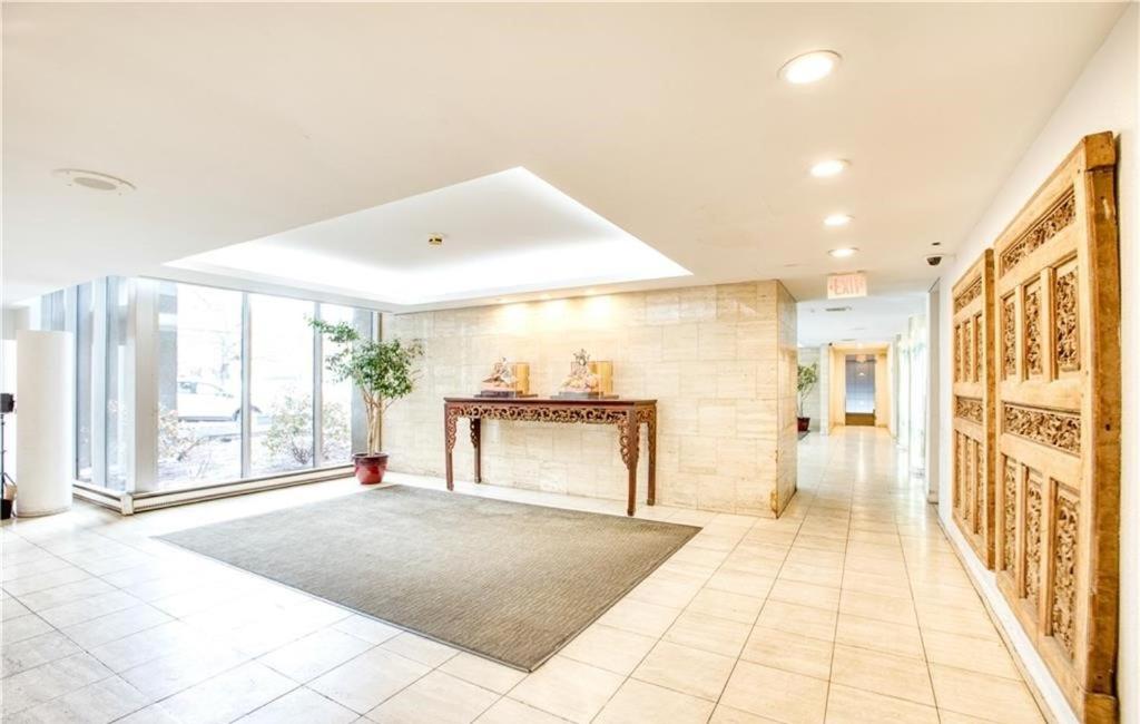 S 1 Bedroom Downtown Stamford view 4