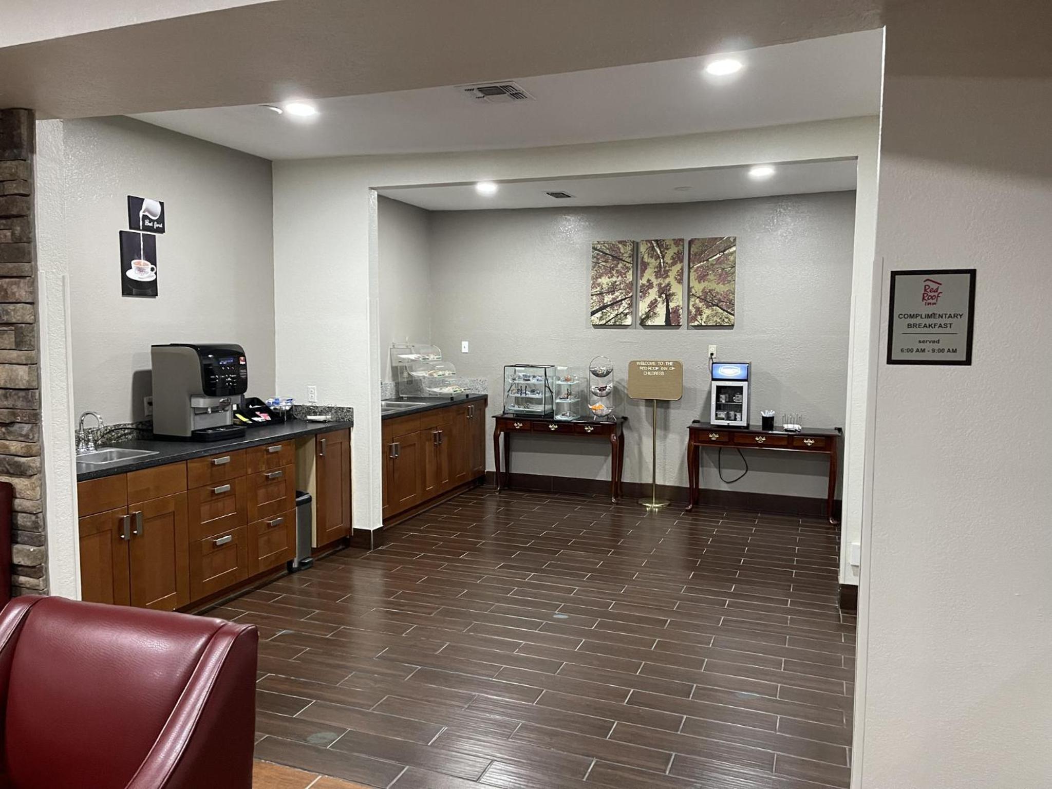 Childress Vacations - Red Roof Inn Childress - Property Image 20