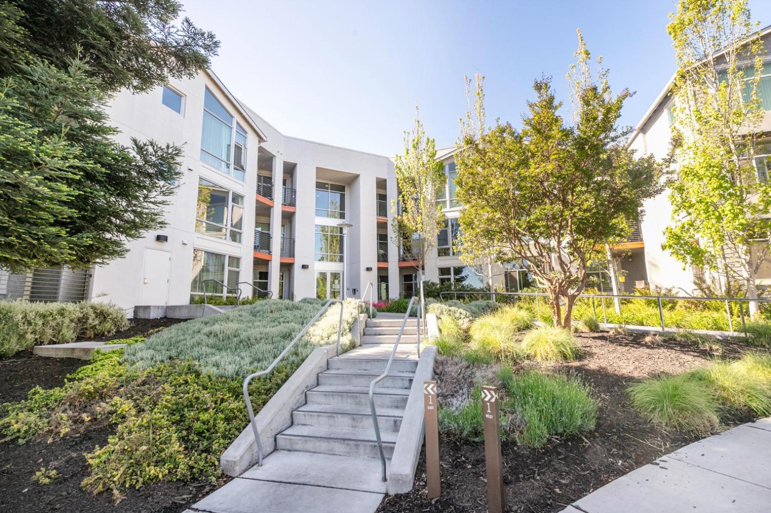 Mountain View 2BR w Gym Pool BBQ nr Caltrain SFO-518 view 4