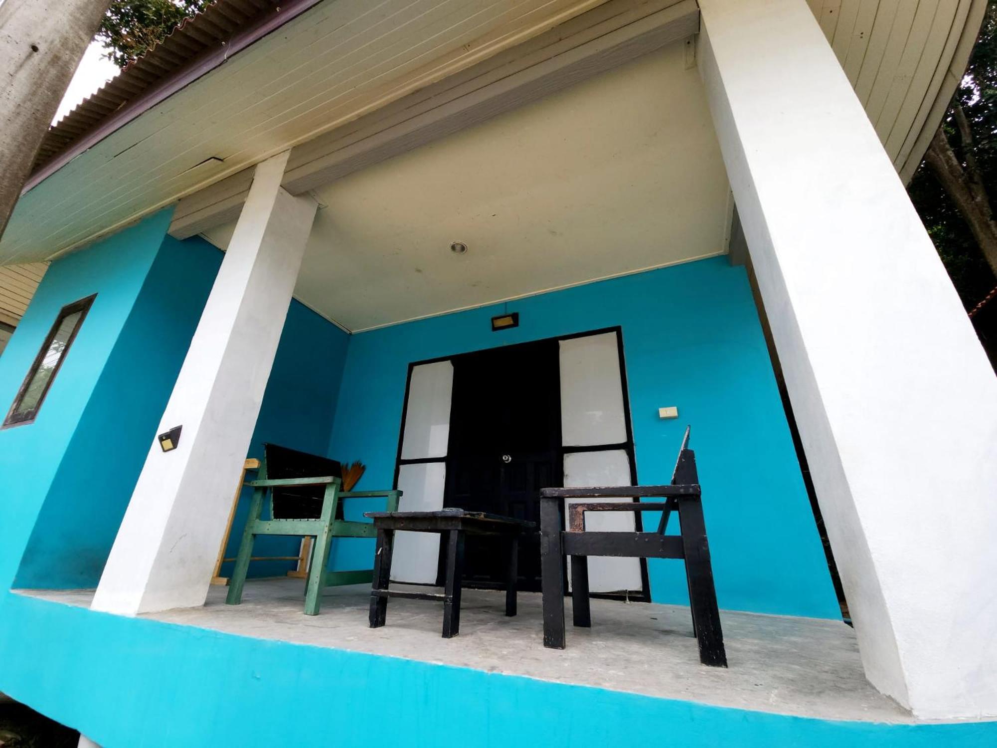 Minnie Seaview Resort