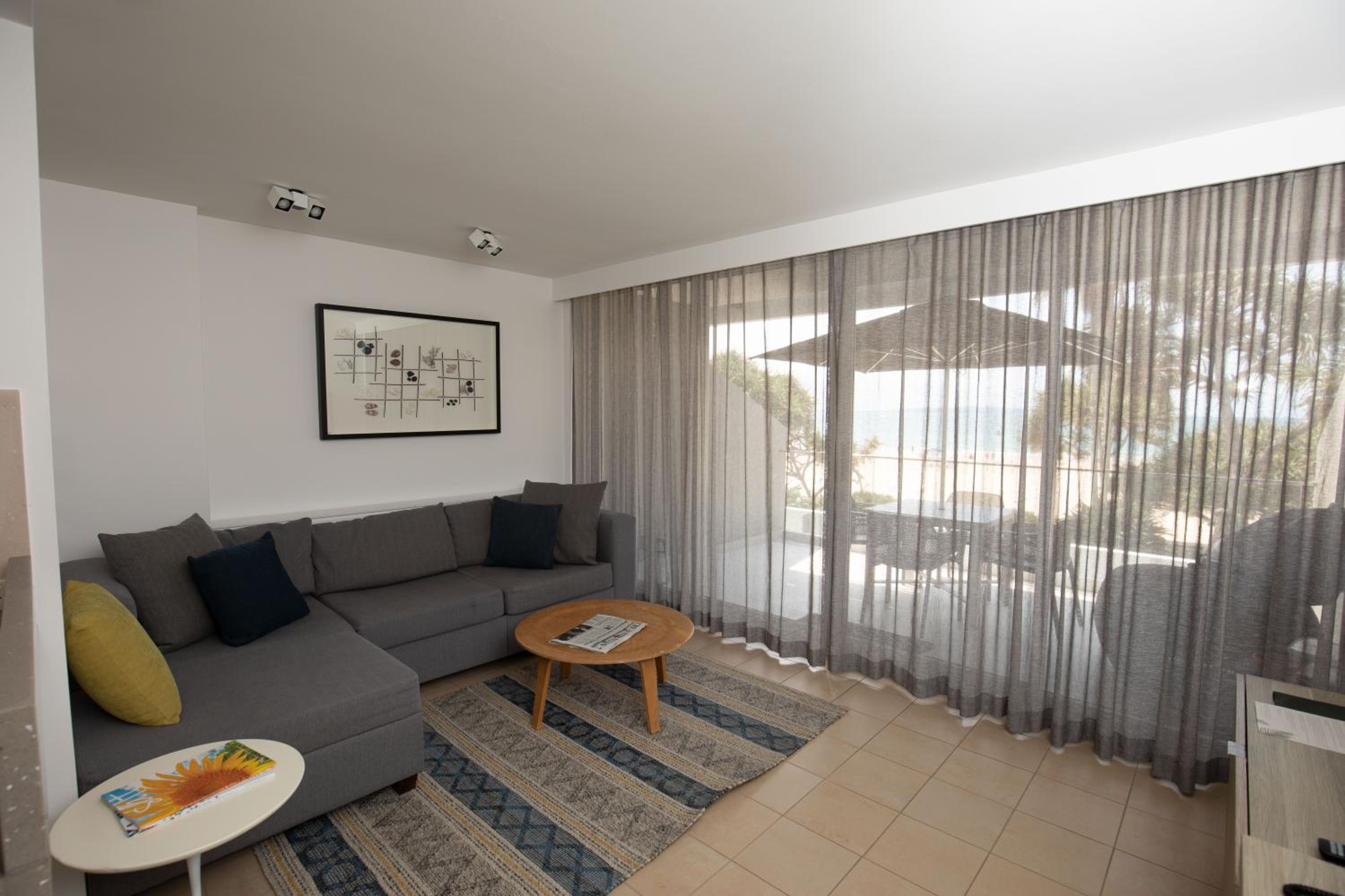71 Hastings - Beachfront