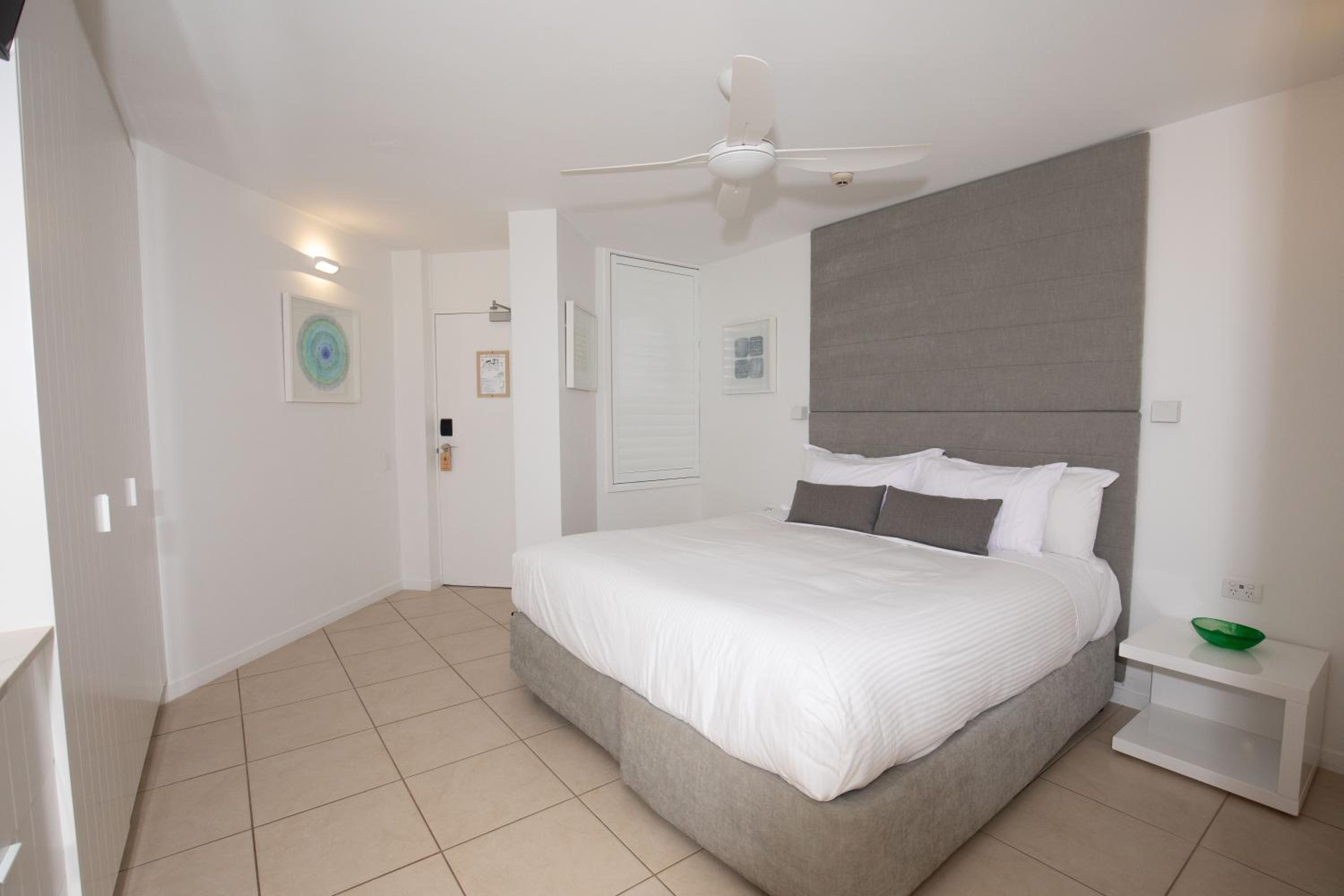 71 Hastings - Beachfront