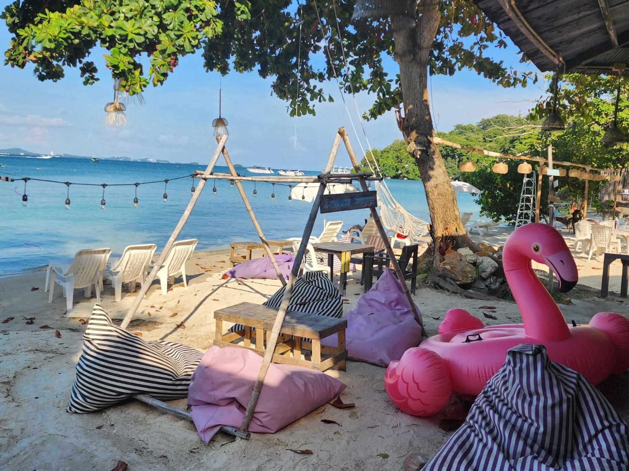 Minnie Seaview Resort