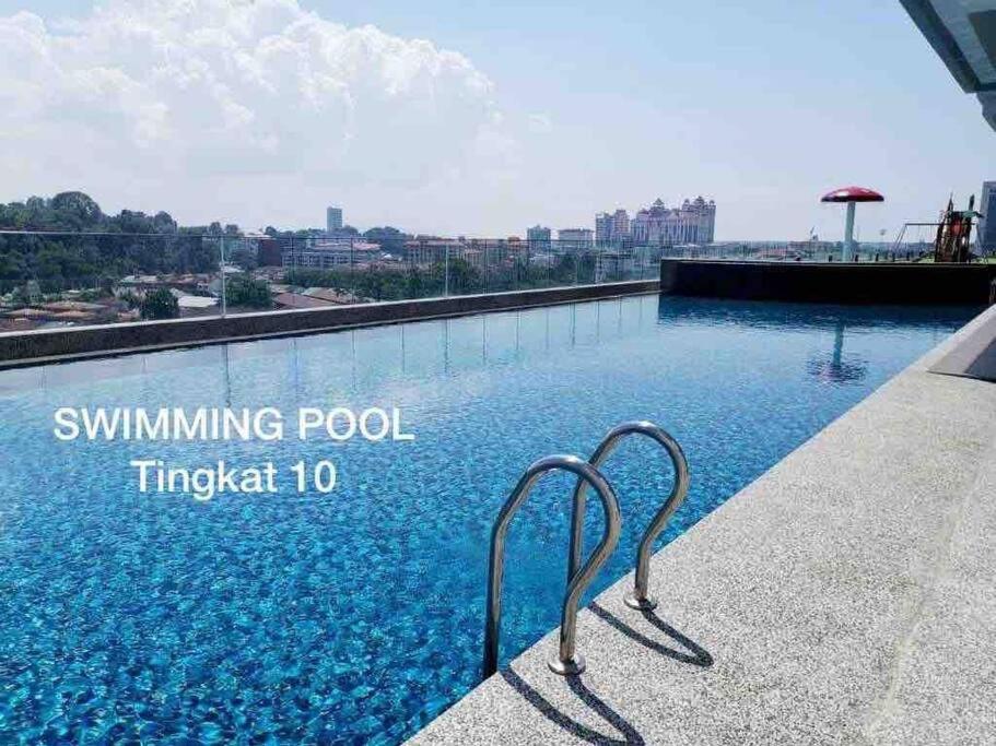 The Iconic Stay with pool/playground/gym/sauna-3BR photo 6