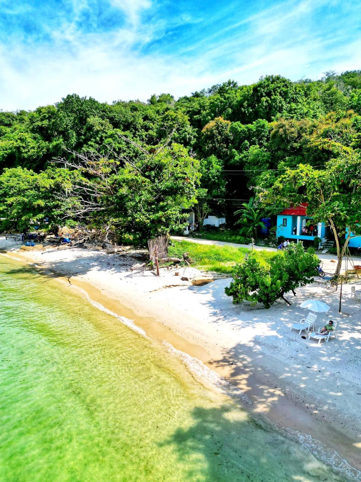 Minnie Seaview Resort