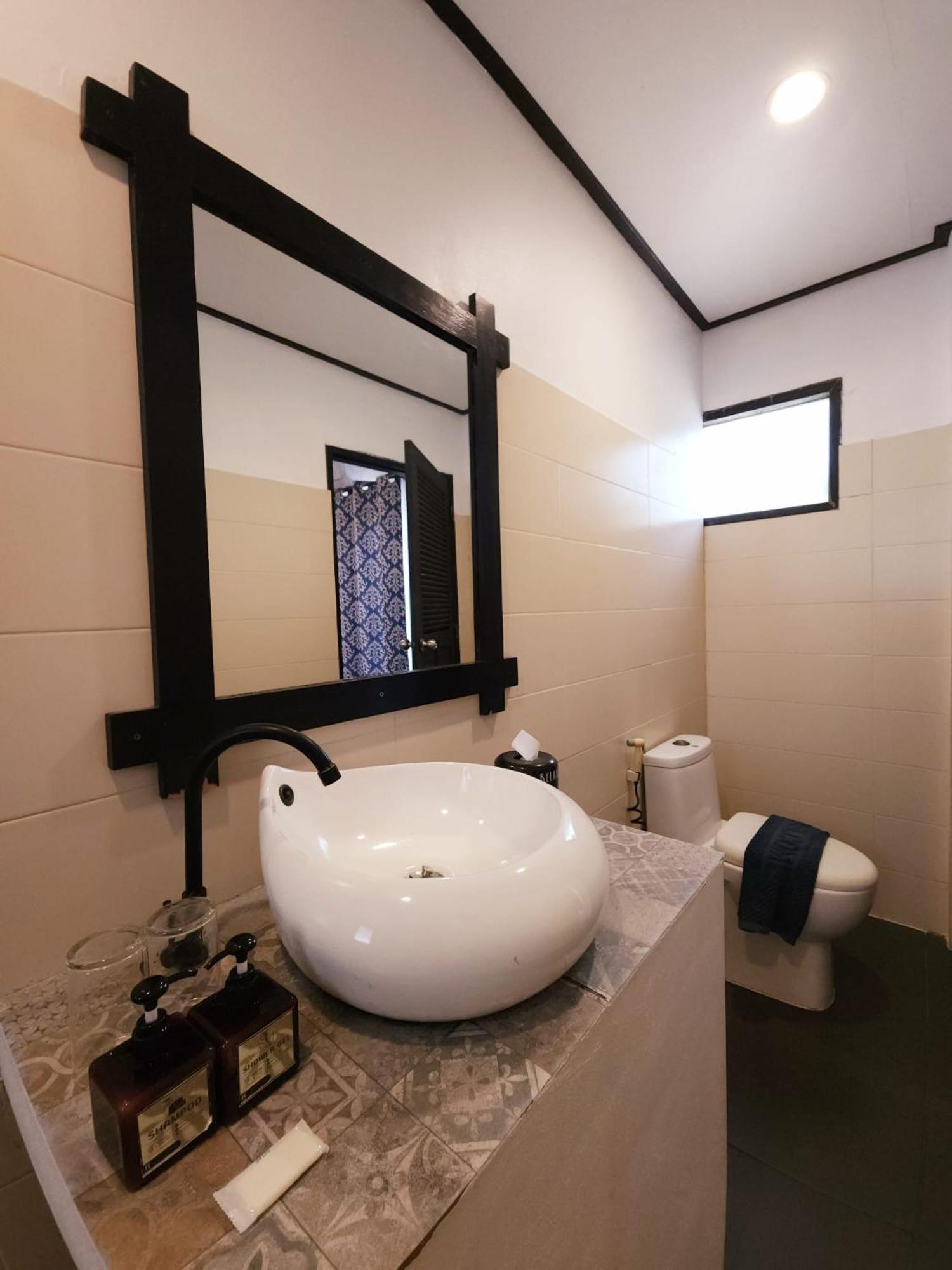 Minnie Seaview Resort