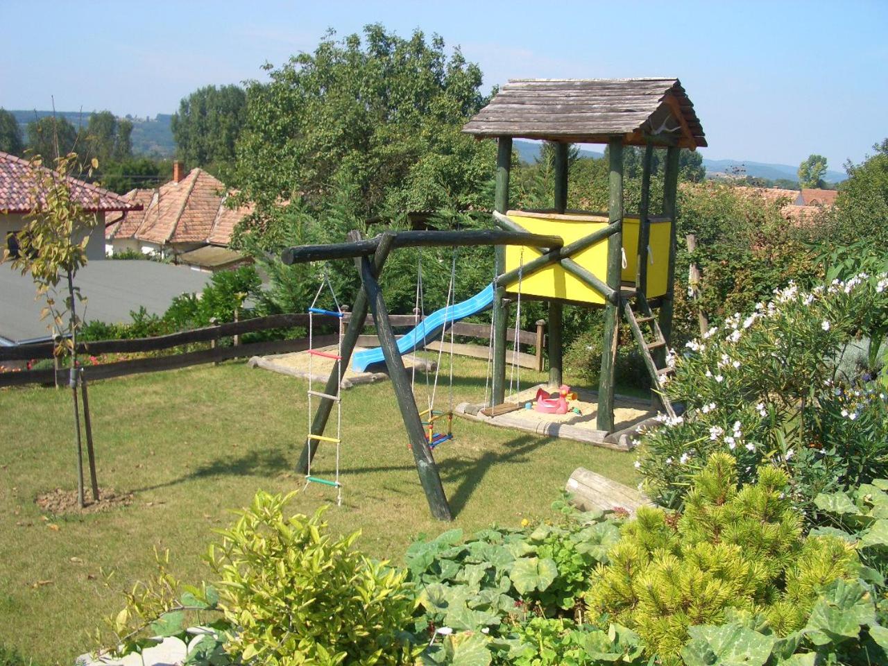 Bundi Vendégház view 3