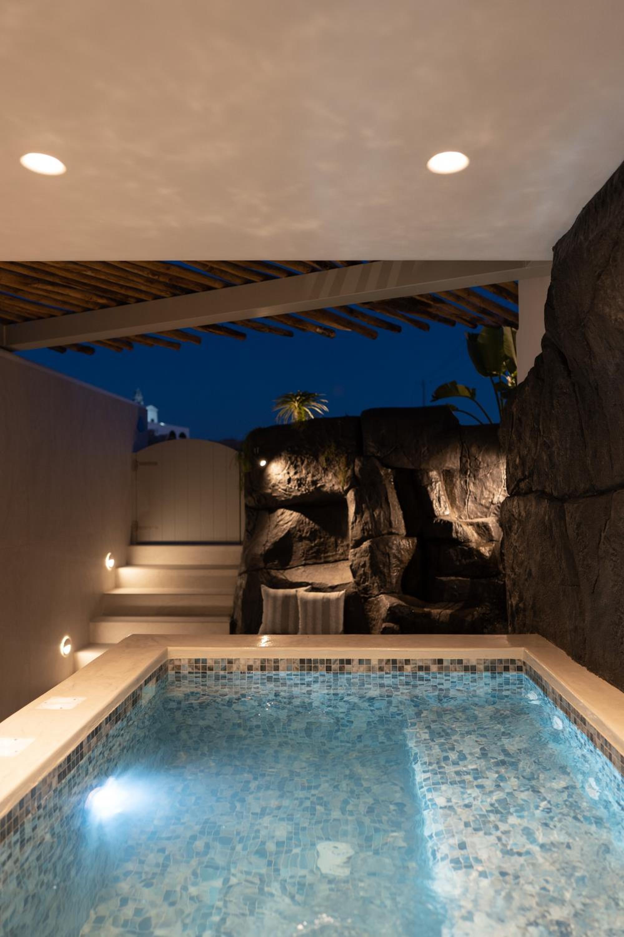 Aegean Diamonds Luxury Suites