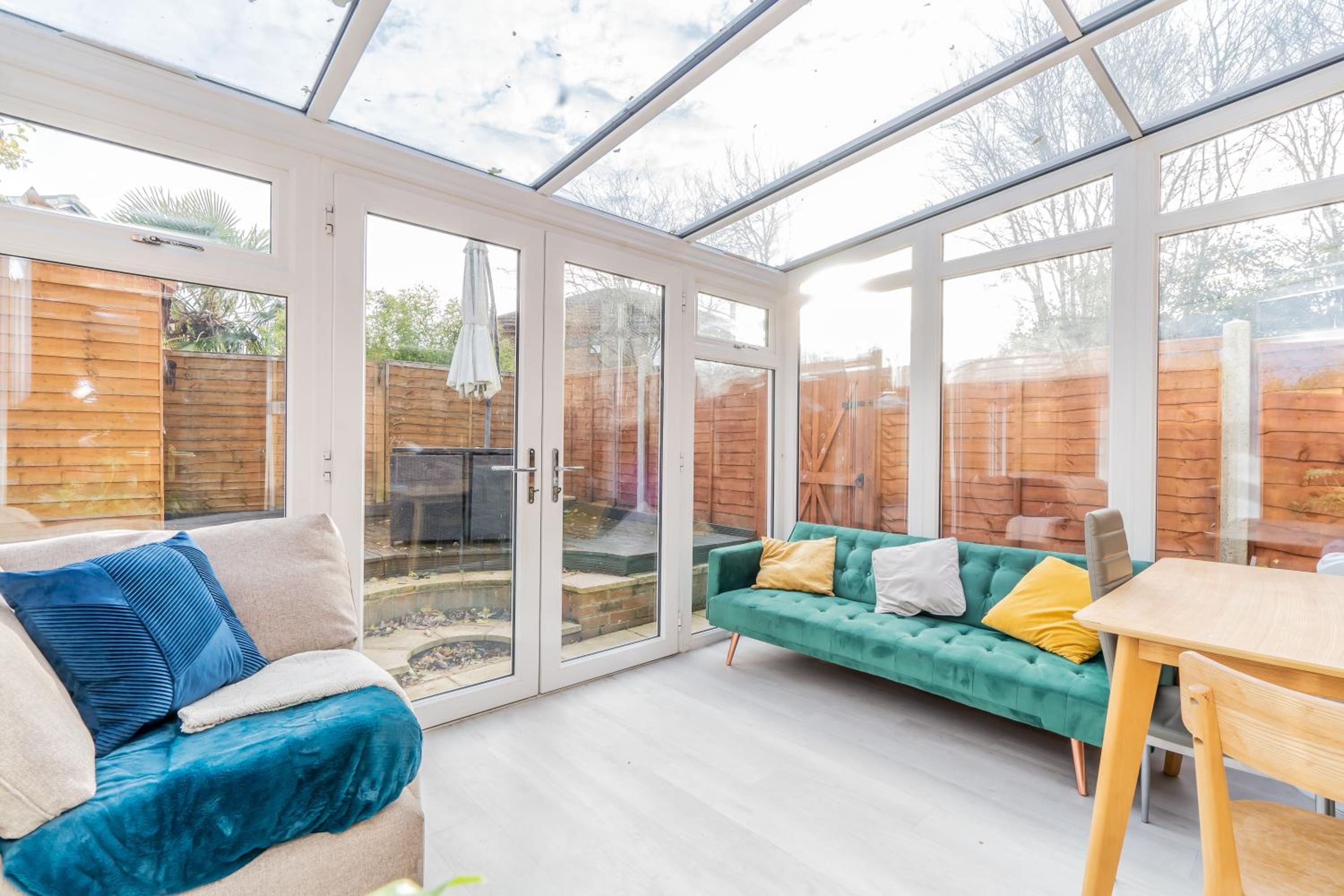 Central MK Comfy FAMILY CONTRACTOR 3B house Free Parking managed by Chique Properties Ltd