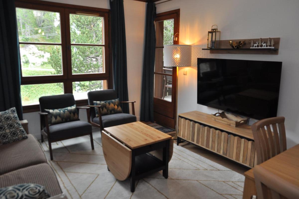 Hotel Arc 1950 2bdrm 6/8 Guests Ski-in/out Pool+jacuzzi