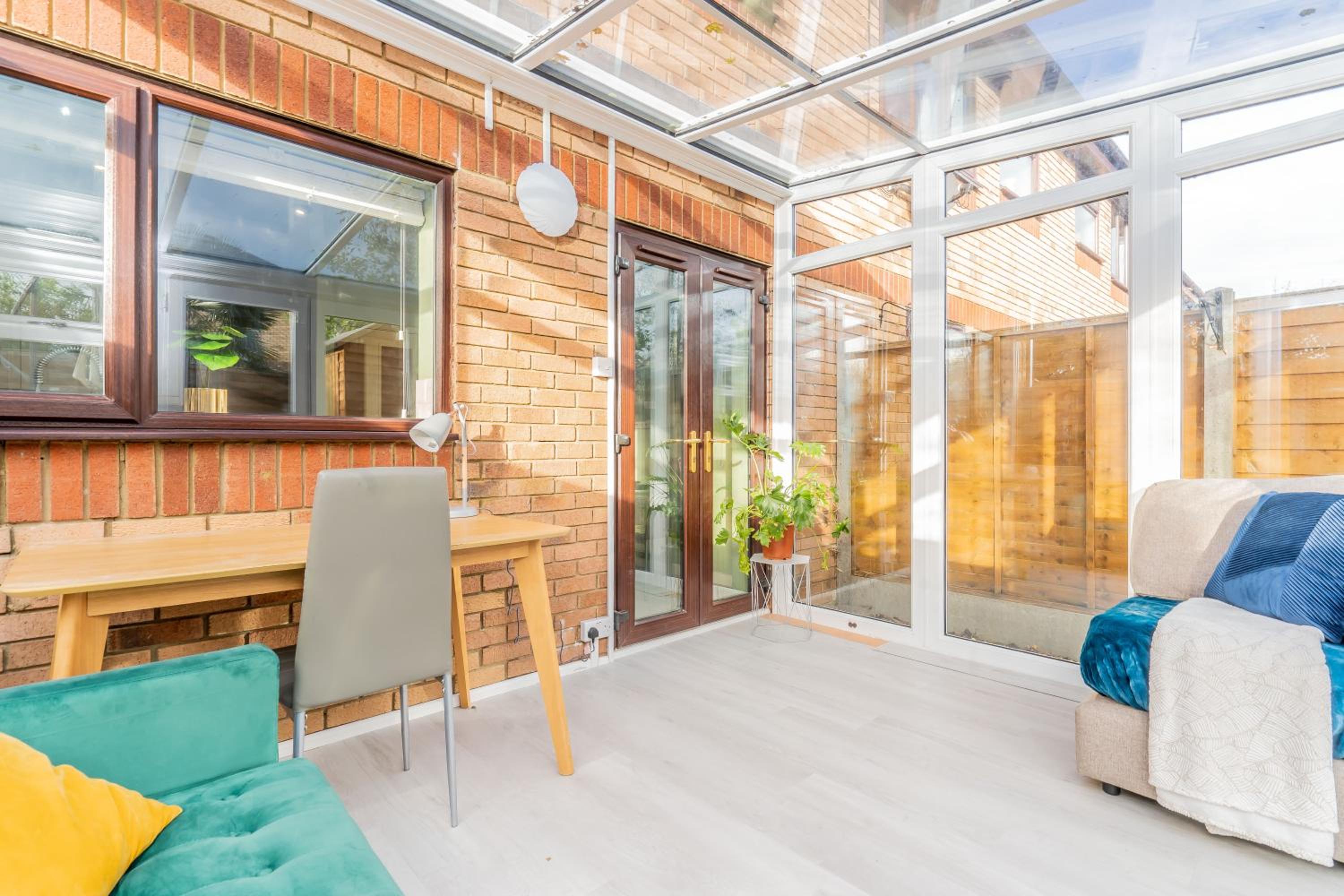 Central MK Comfy FAMILY CONTRACTOR 3B house Free Parking managed by Chique Properties Ltd