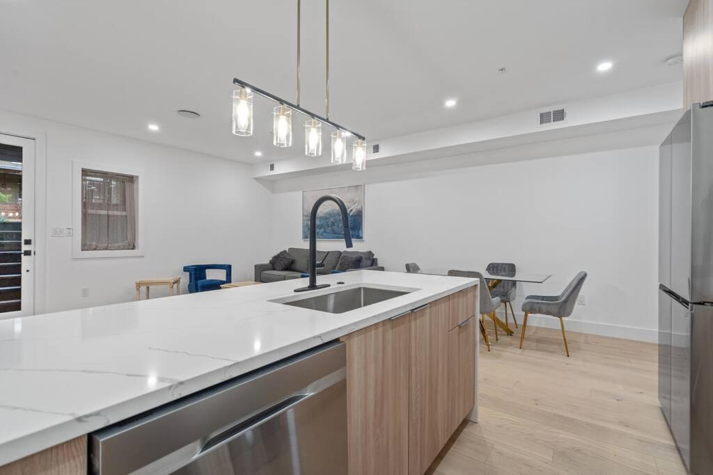 Capitol View1 Charming Oasis in DC near Metro with Fenced Backyard Free Parking and WIFI view 3