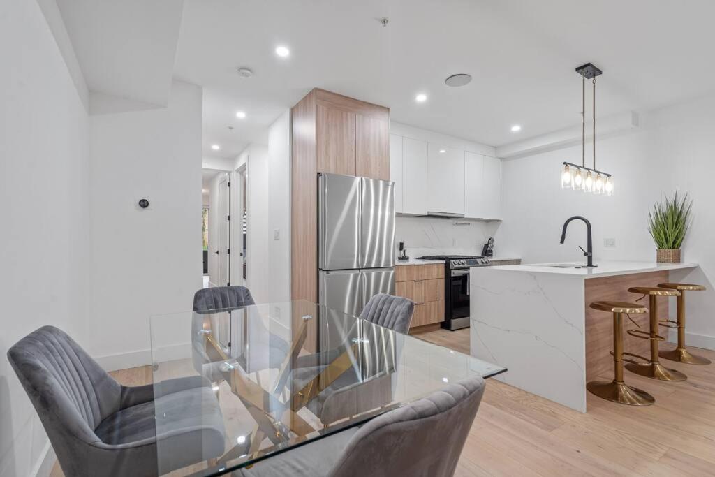 Capitol View1 Charming Oasis in DC near Metro with Fenced Backyard Free Parking and WIFI view 4