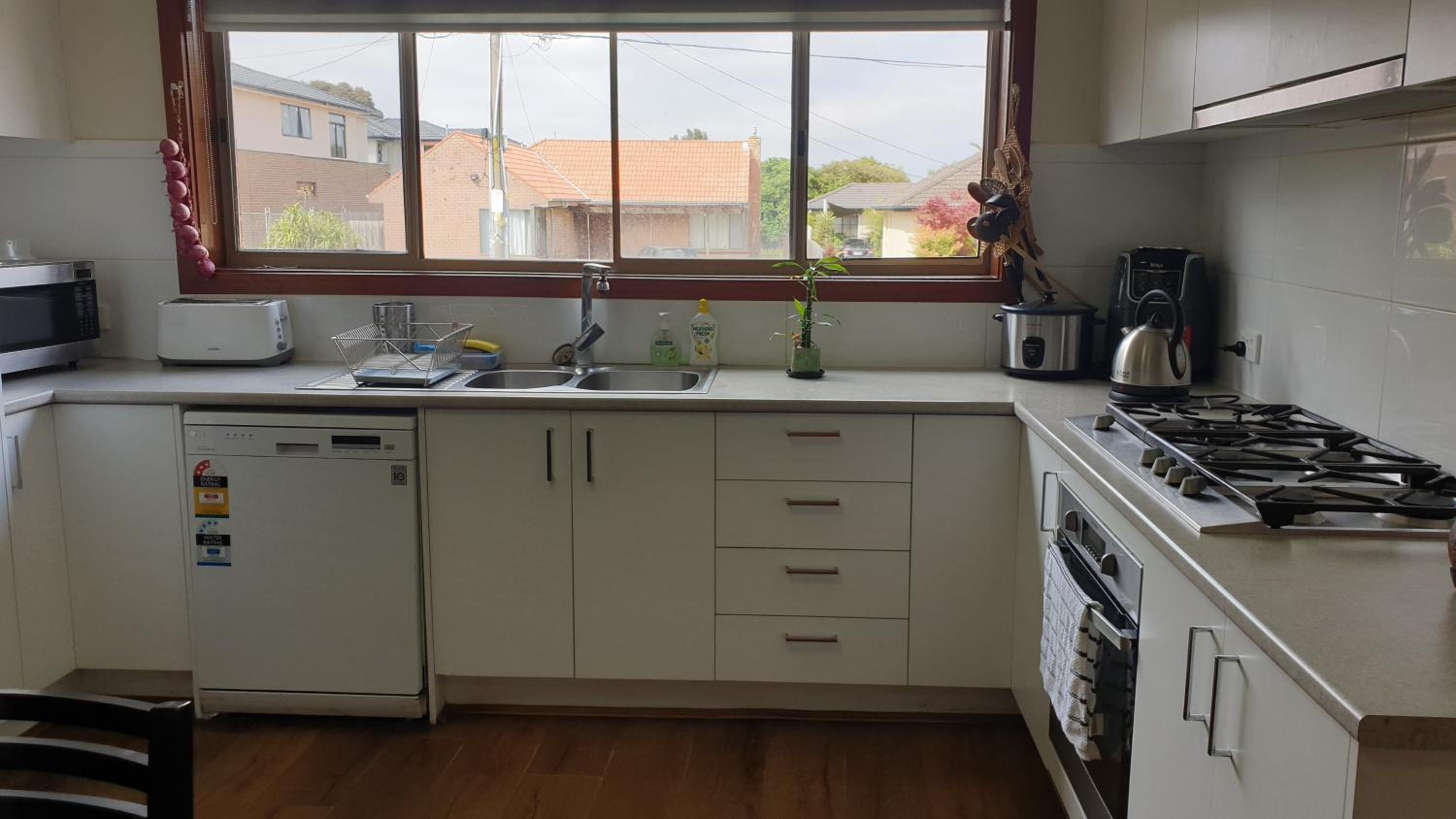 Clayton Living Town House at Monash Doorstep