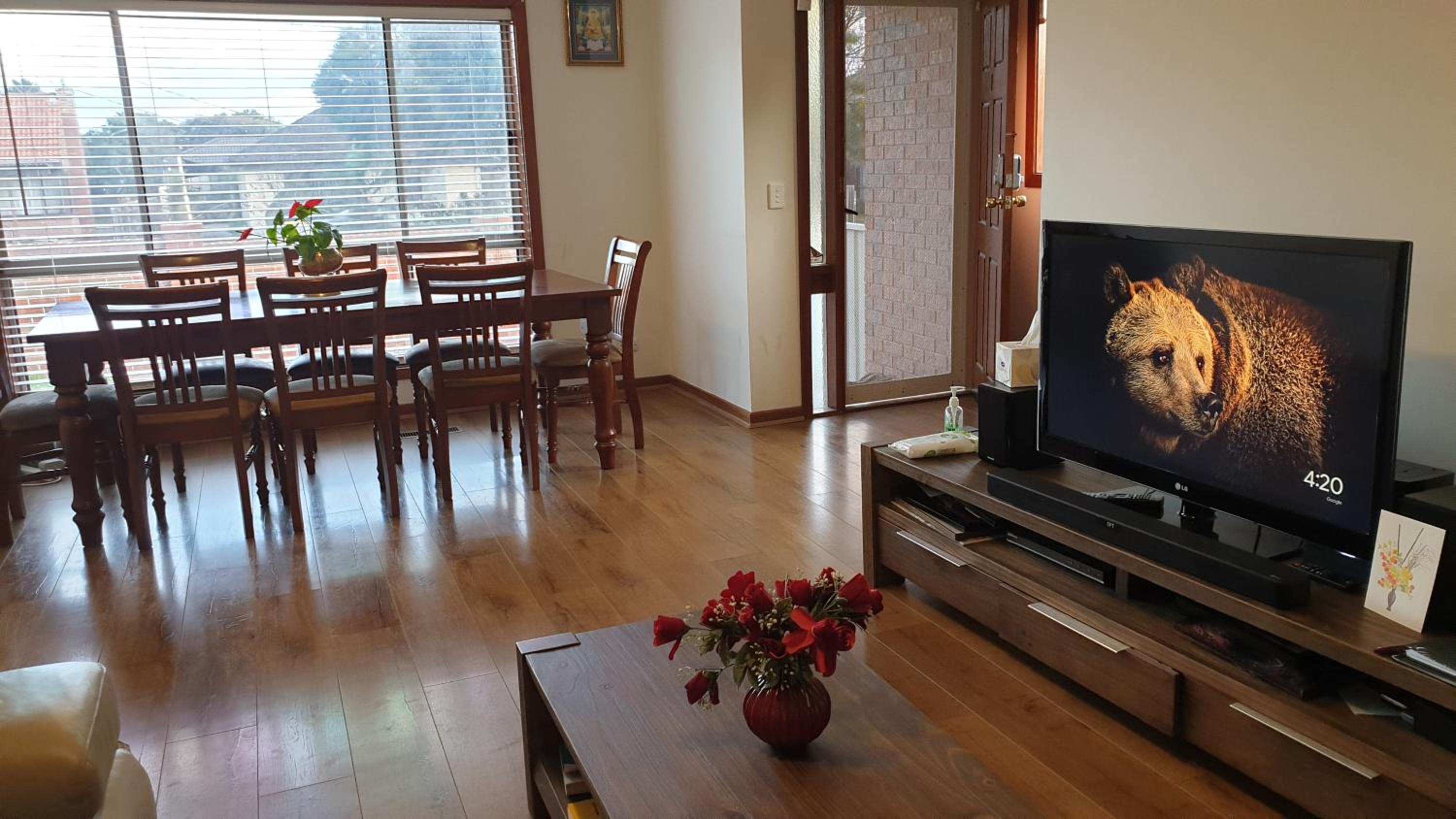 Clayton Living Town House at Monash Doorstep