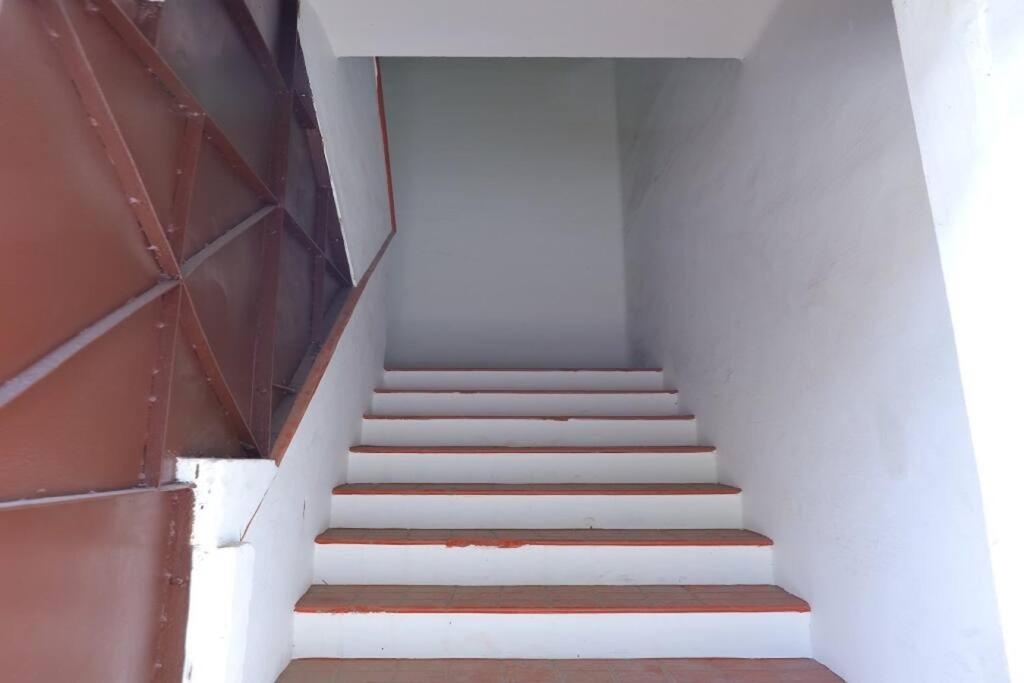 Heritage room with 1 bed/1 bath in a residential neighborhood. view 5