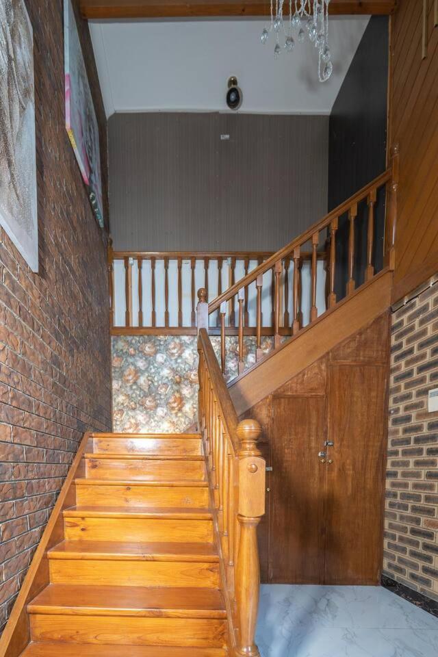 Luxury Living 2 Bedrooms 4 Beds 2B athrooms in Southern Brisbane+ Parking