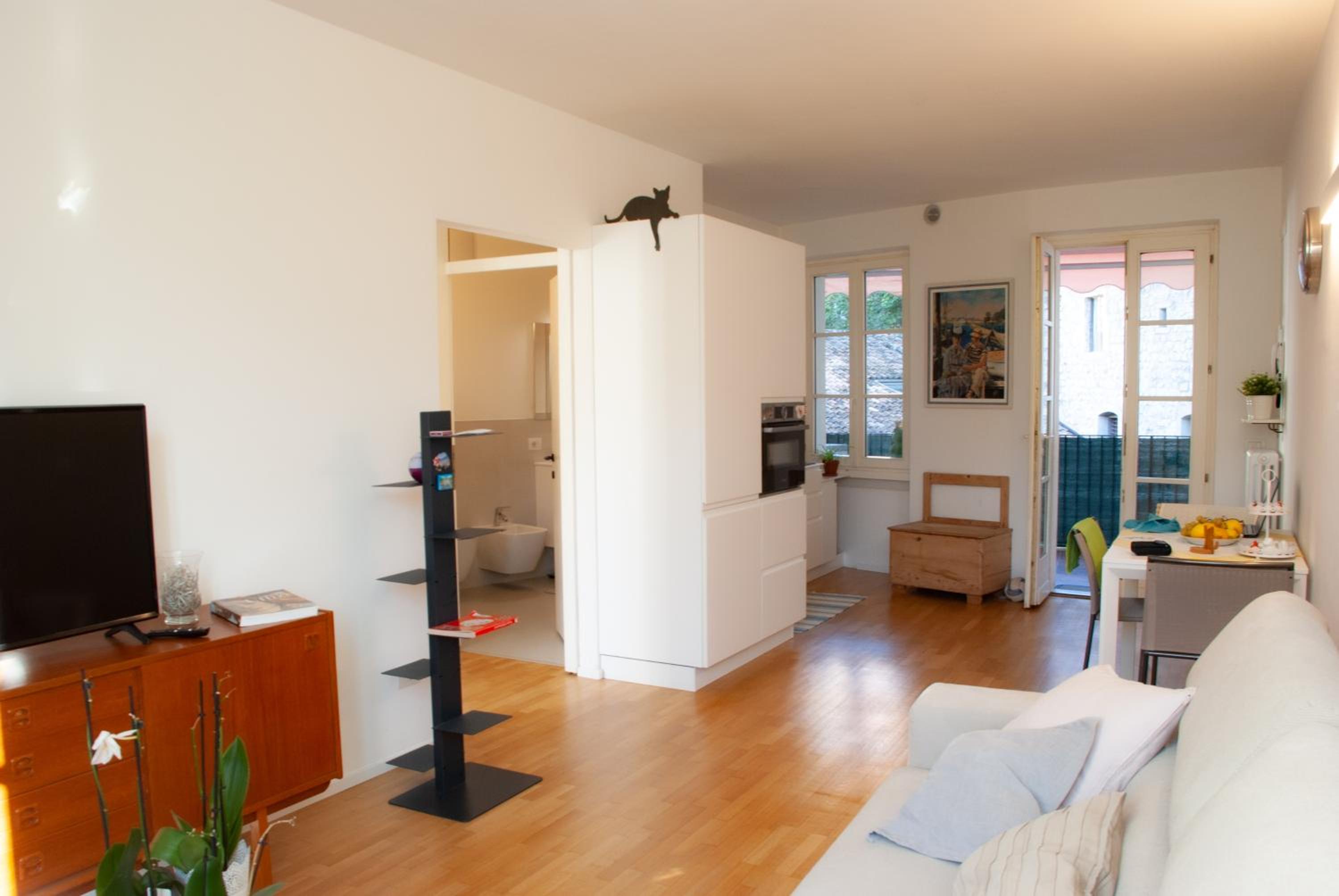 1Dest - Arco Downtown Castleview view 5