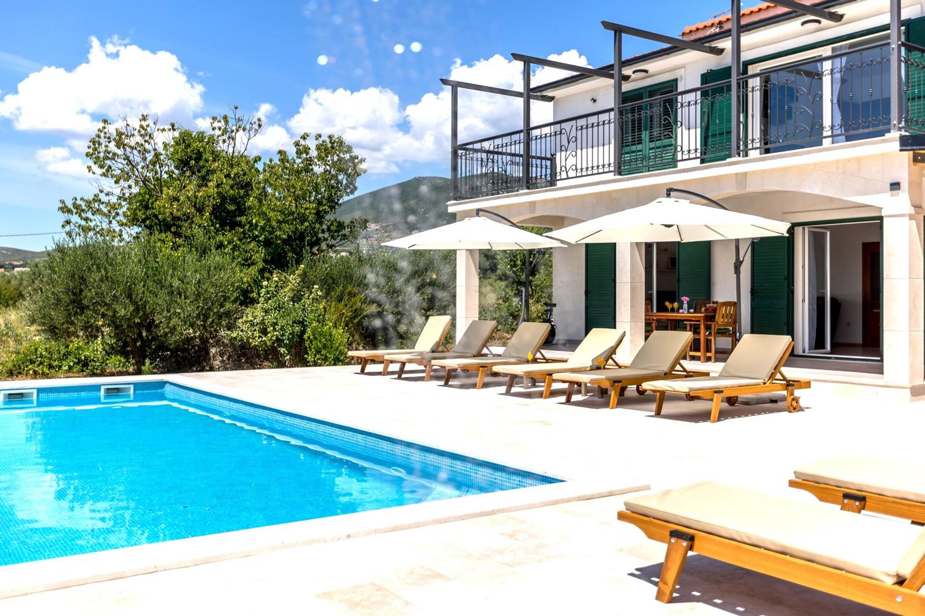 Villa Summertime