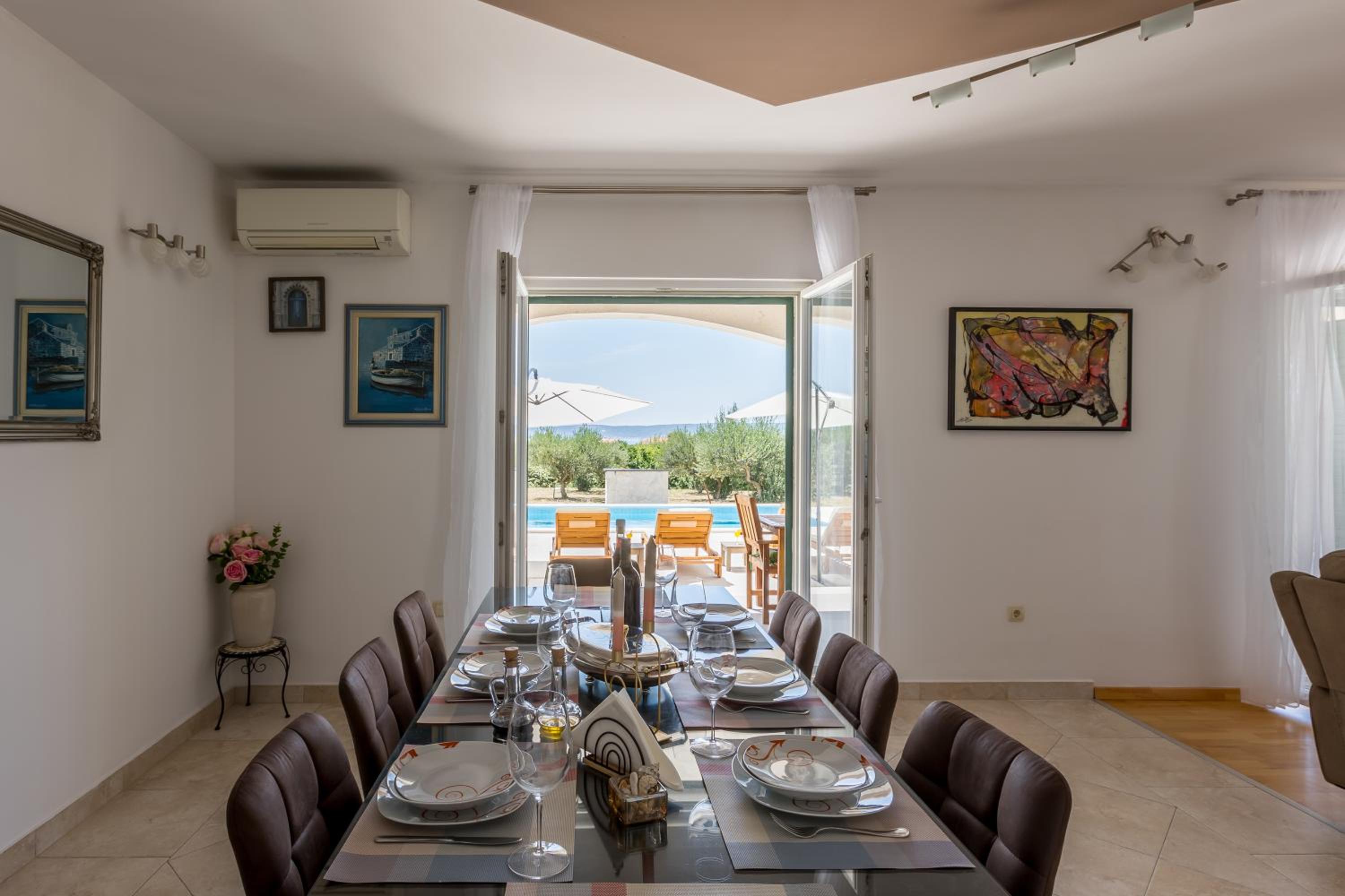 Villa Summertime