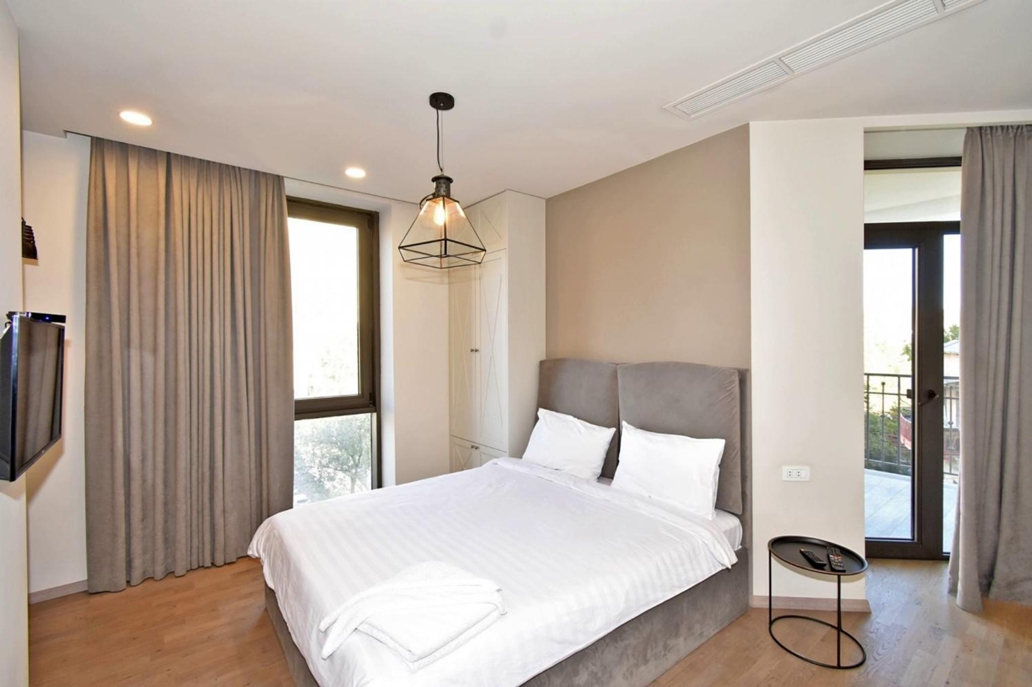 Relaxing Apartment One-BDR w/Balcony
