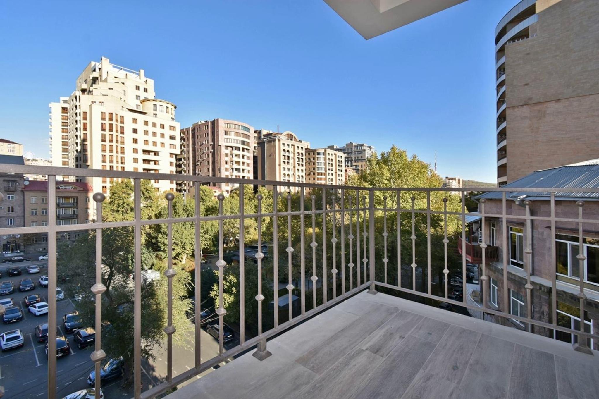 Relaxing Apartment One-BDR w/Balcony