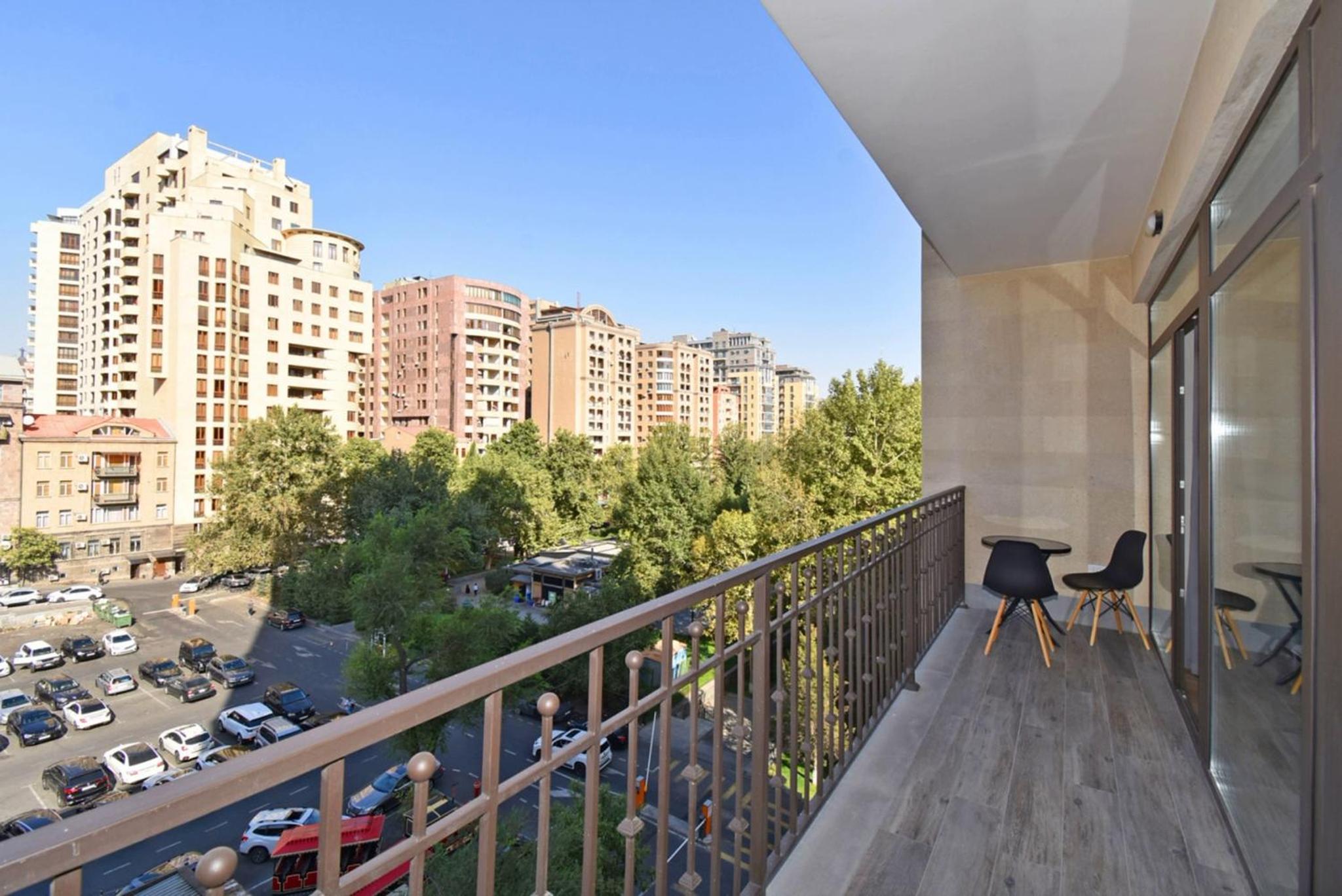 Relaxing Apartment One-BDR w/Balcony