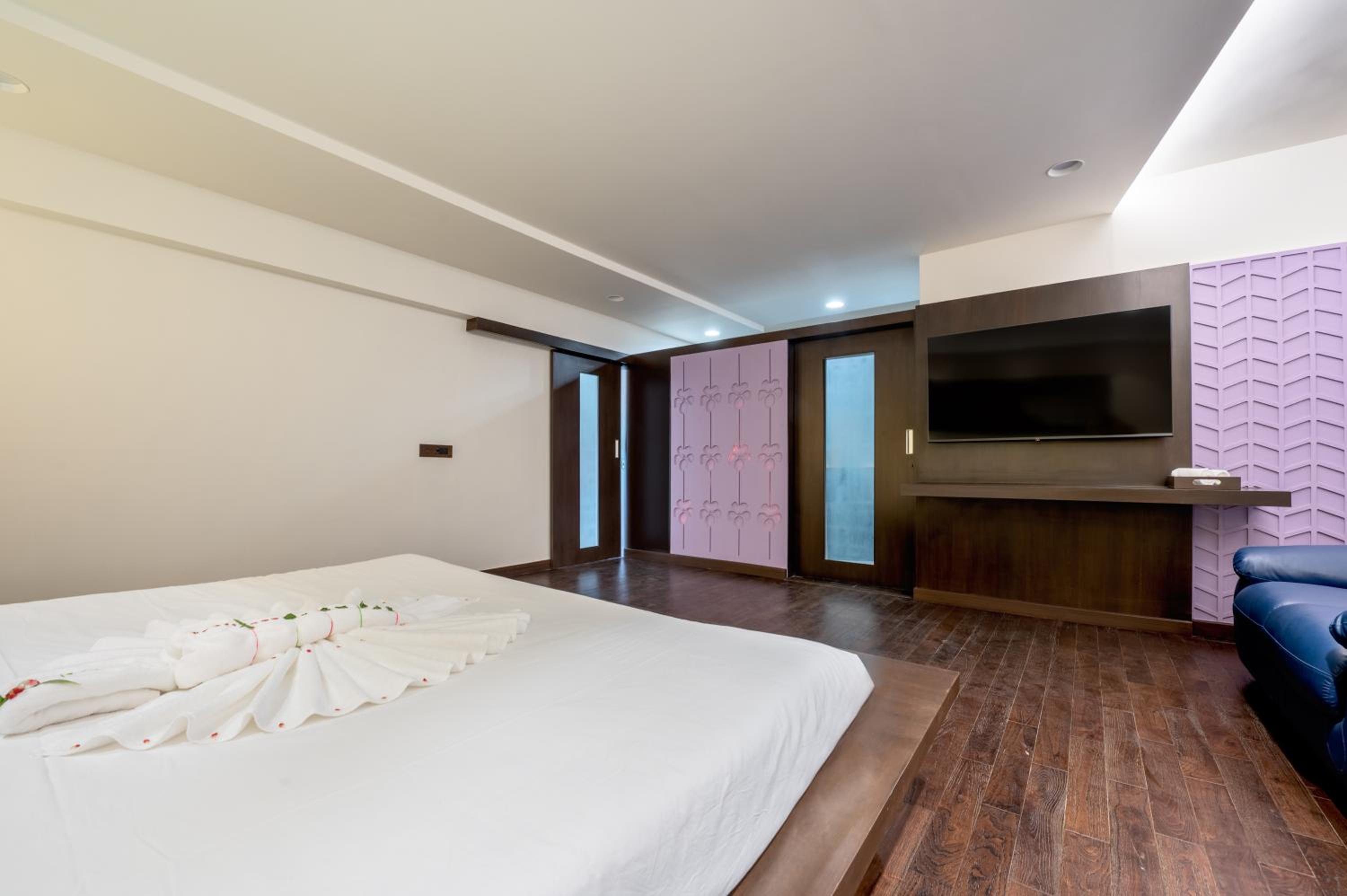Roadies Rostel - Best Adventure Resort in Ahmedabad