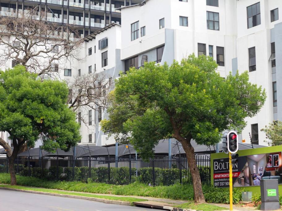 1 bedroom unit fully furnished with back up generator