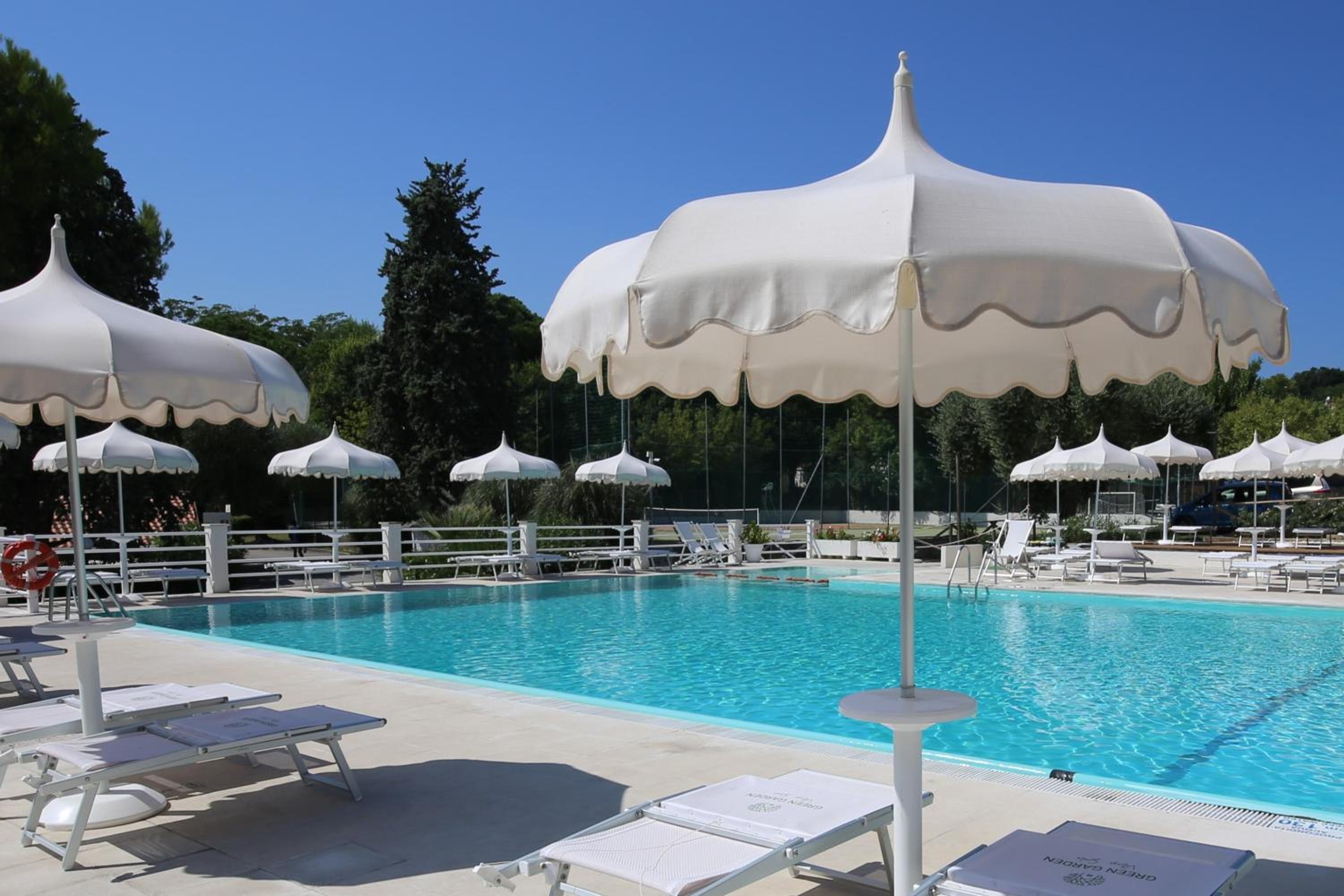 Green Garden Village con piscina, spiaggia riservata e parcheggio
