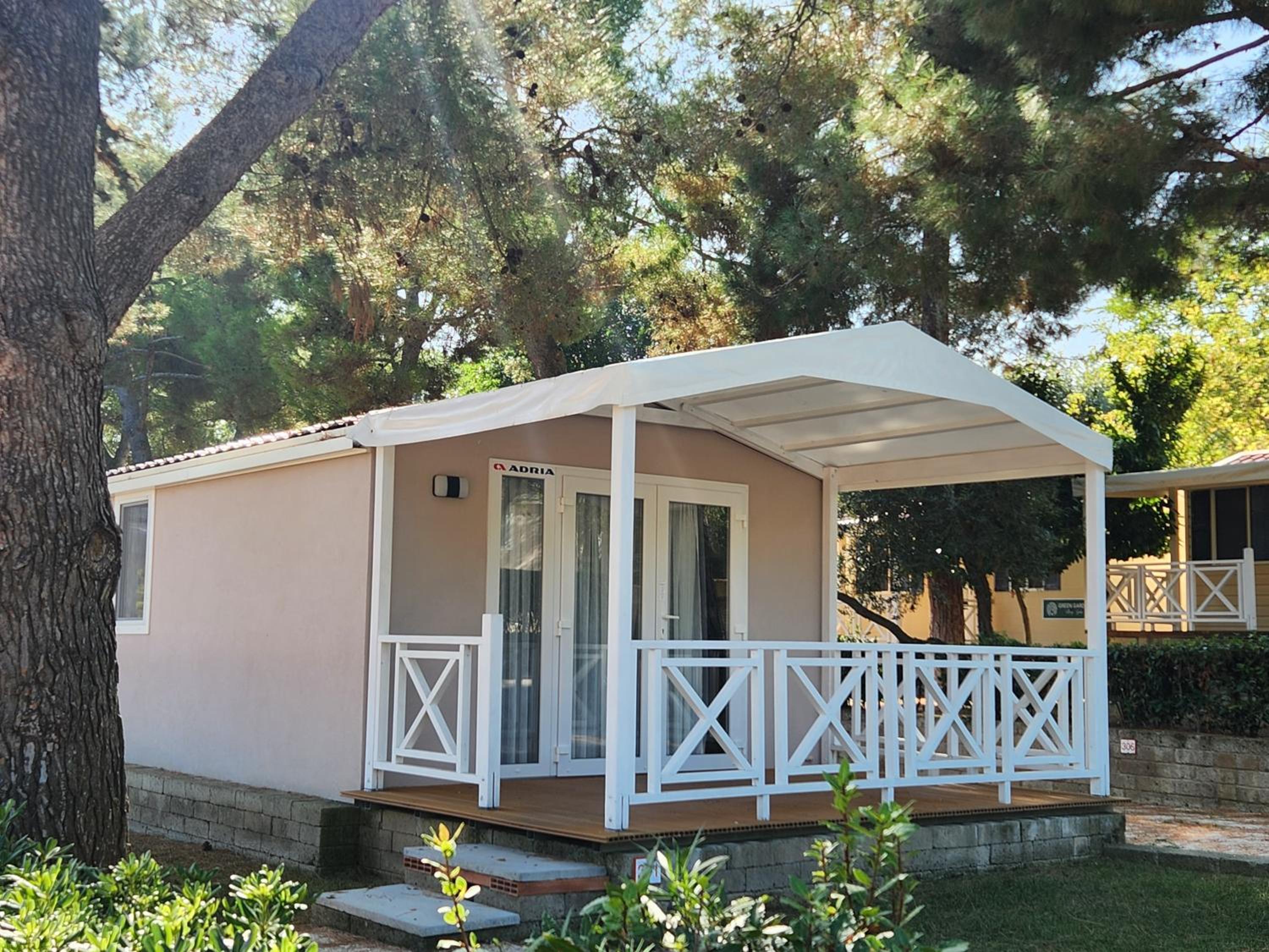 Green Garden Village con piscina, spiaggia riservata e parcheggio