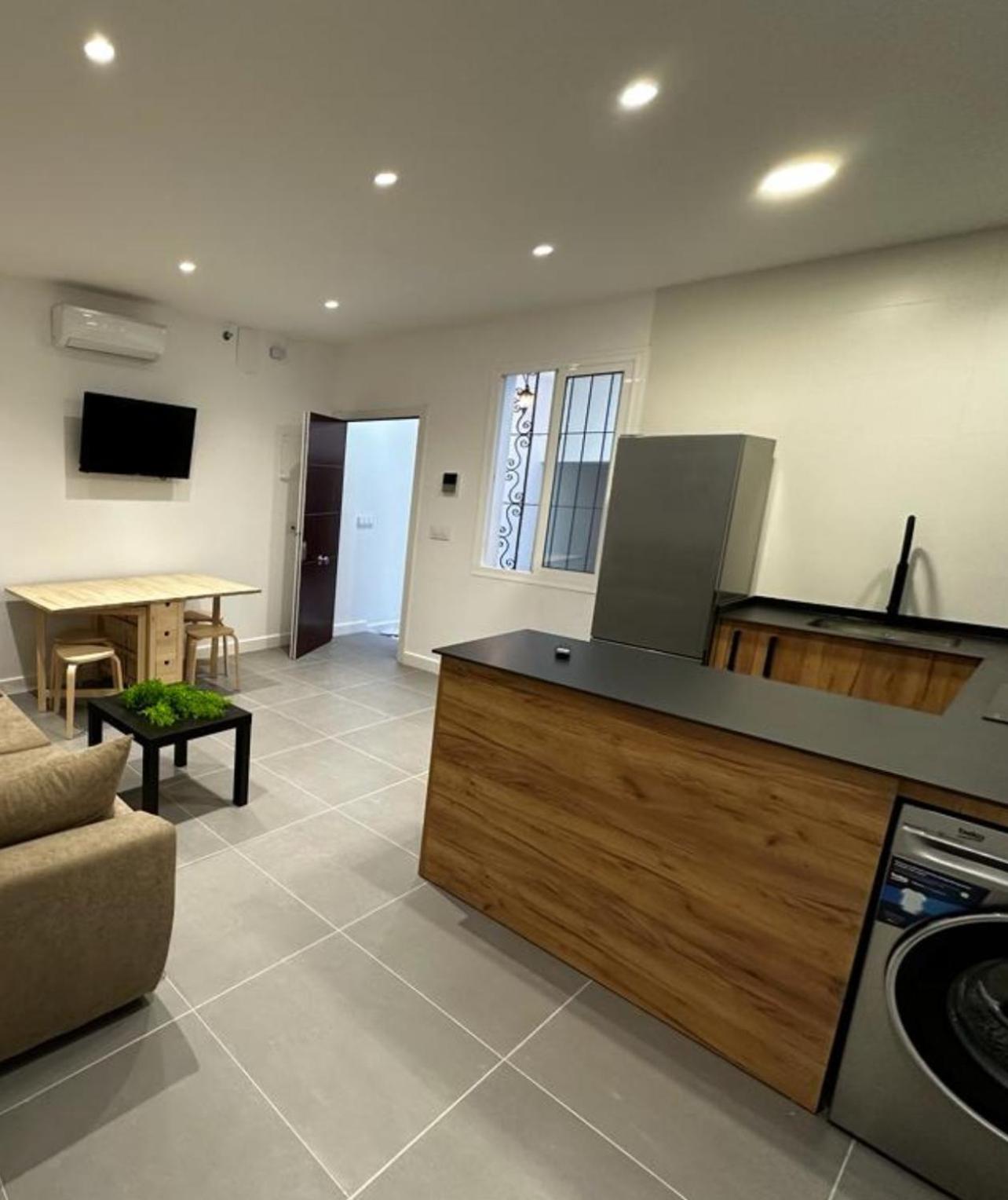 Cozy Apartment Malaga Center near Teatro Cervantes