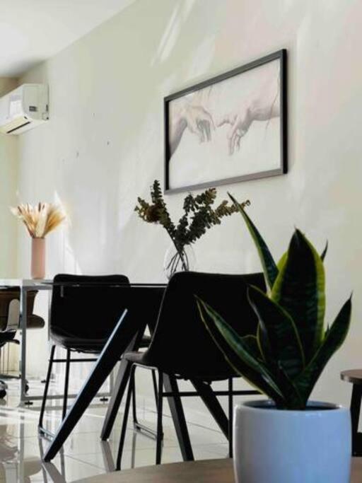 2Bedrooms 2Bathrooms Oasis in Parramatta w parking