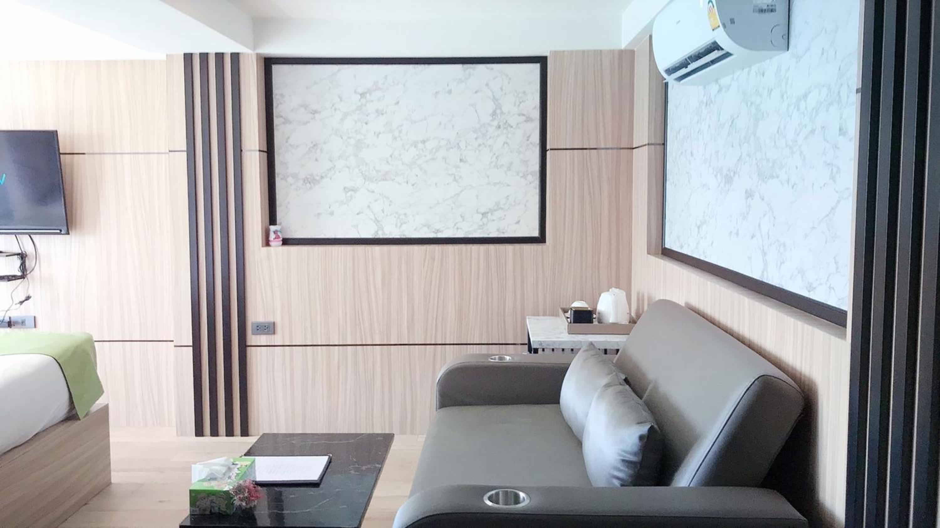 Photo 212