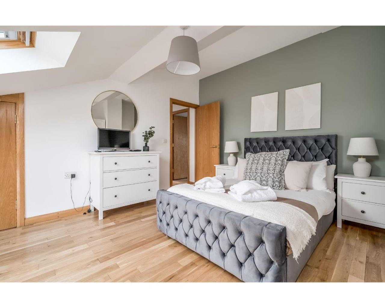 Central Belfast Apartments Pottinger's Quay view 3