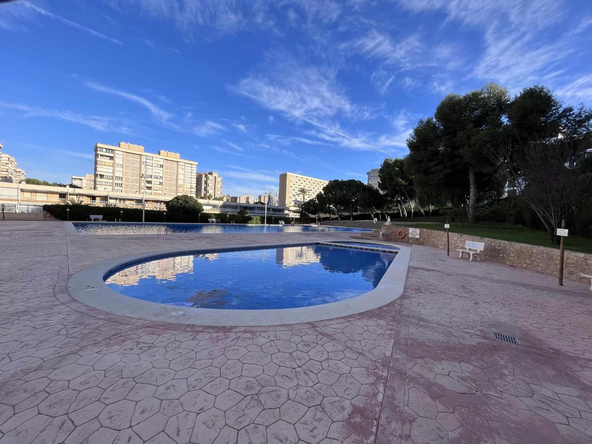 Apartamento con terraza en San Juan Playa