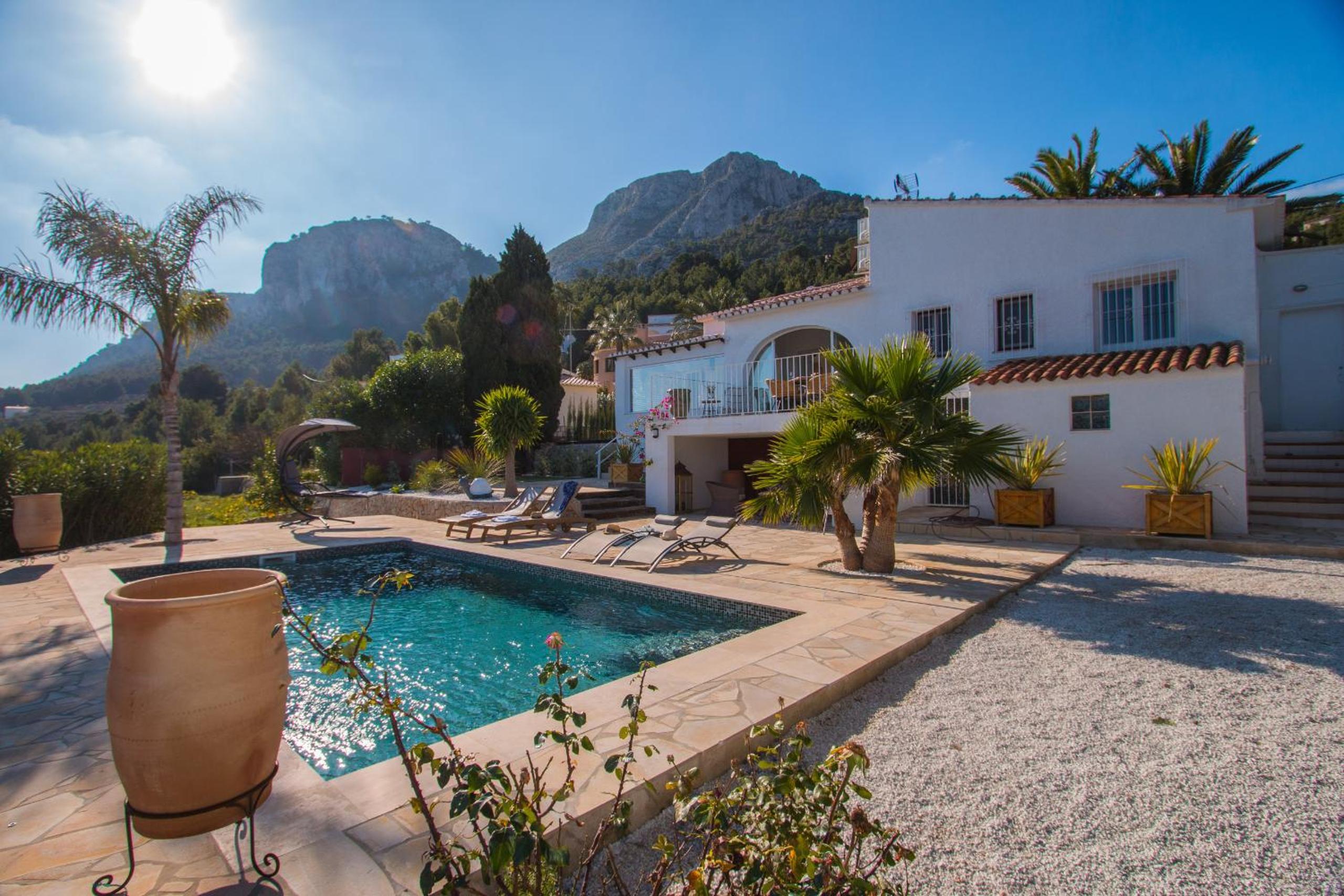 Alma d'Olta - PlusHolidays view 3