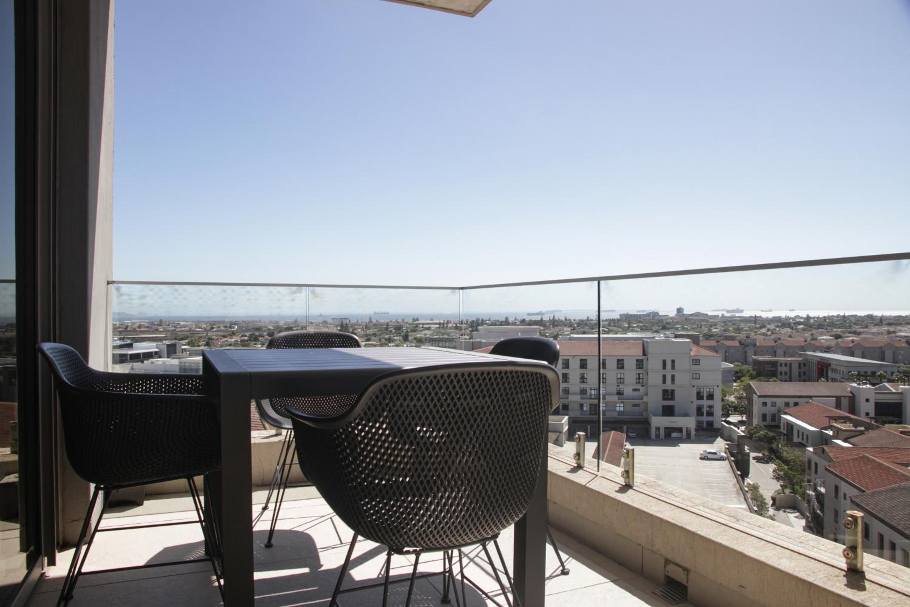 Photo 162 sur 199 de The Residences at Crystal Towers