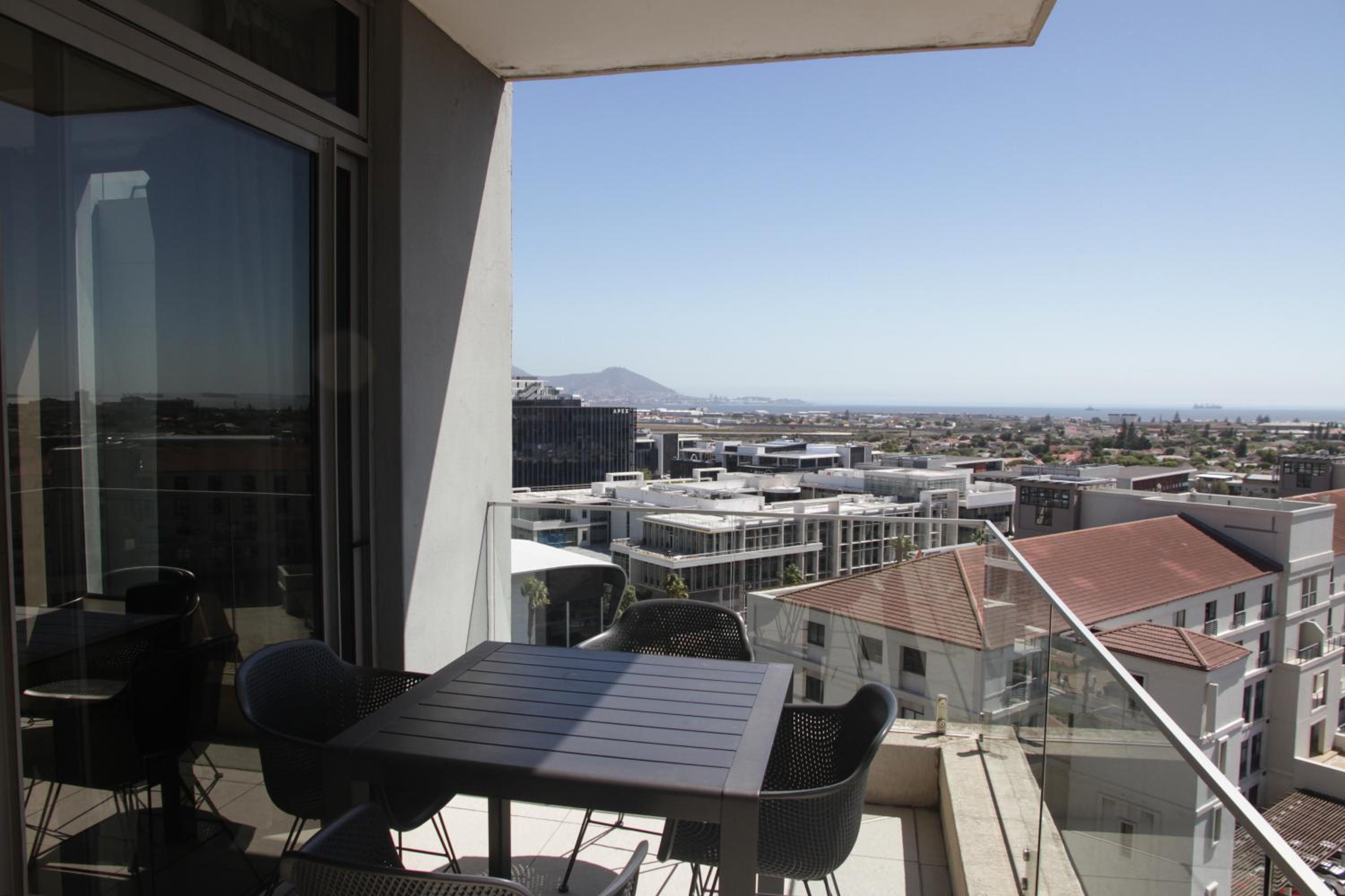 Photo 135 sur 199 de The Residences at Crystal Towers