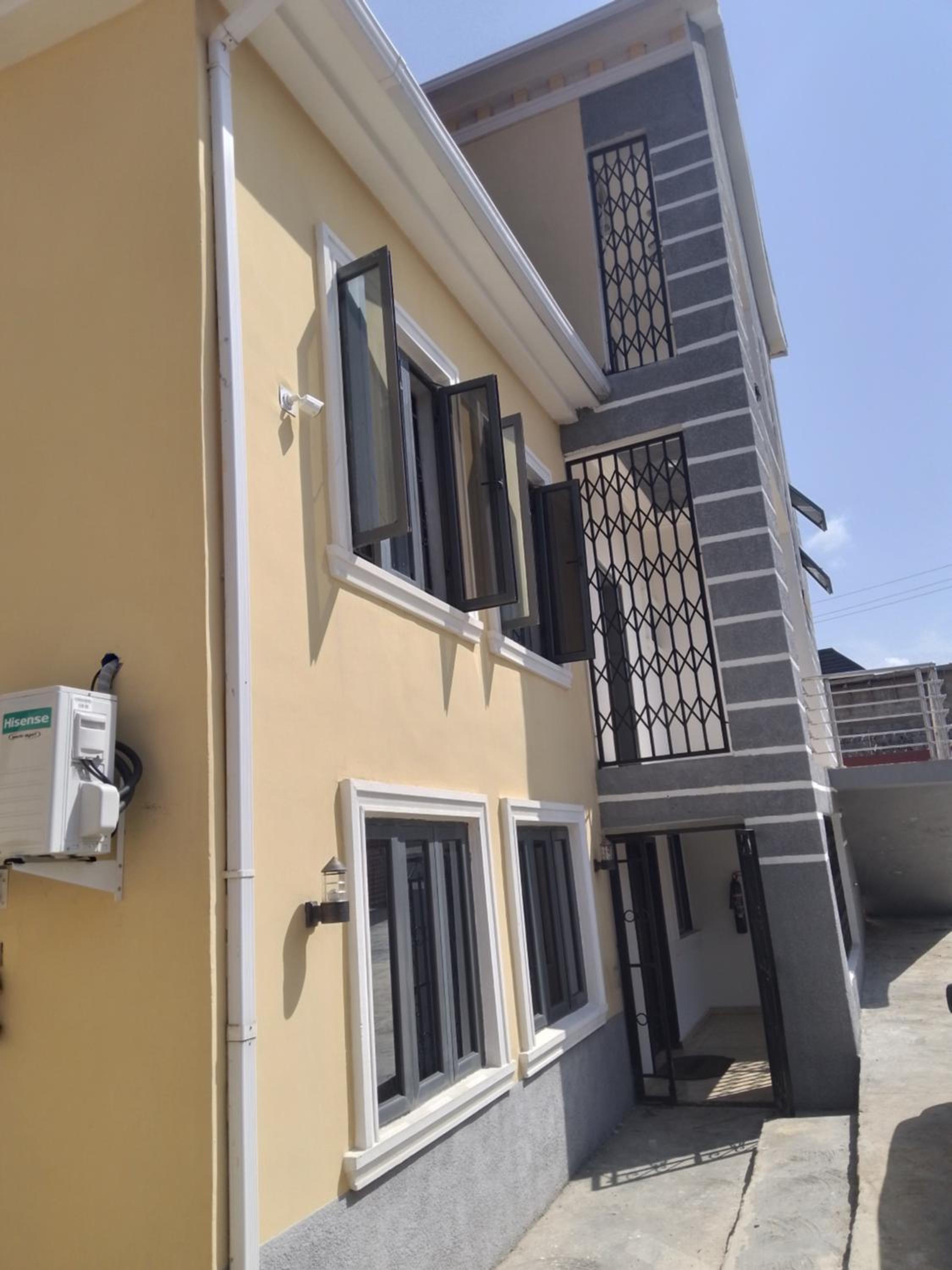 Select guest house Airport Road lugbe view 4