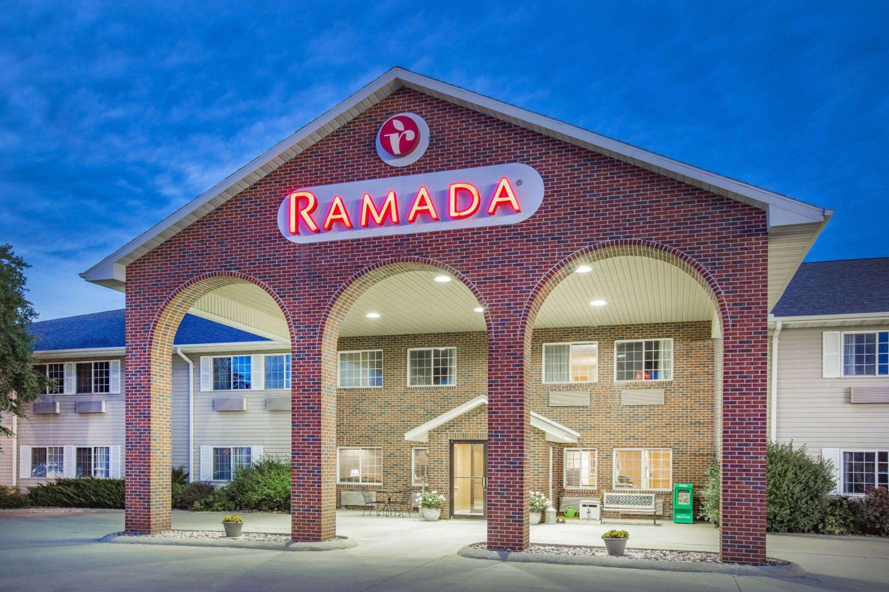 Ramada by Wyndham Spirit Lake/Okoboji view 2