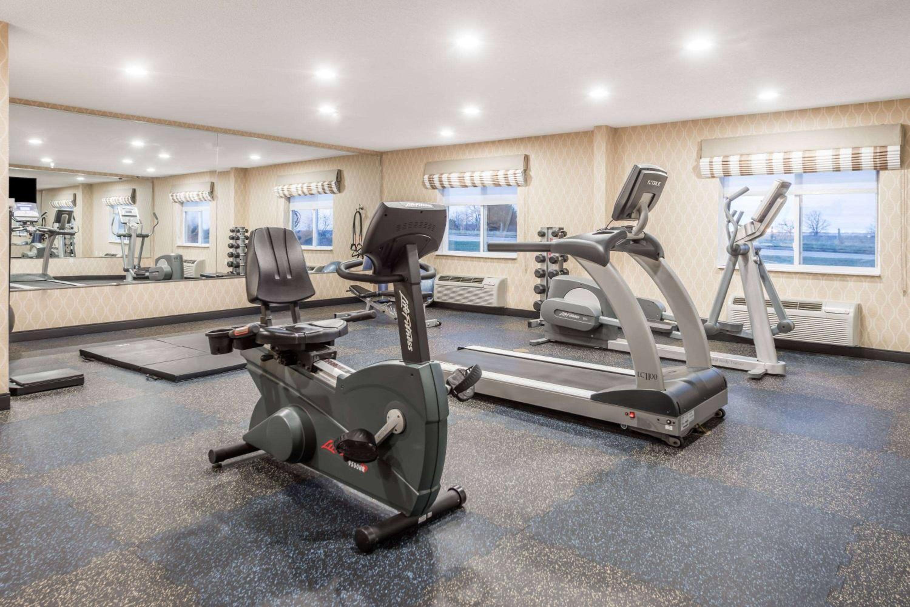Baymont by Wyndham Fulton view 3
