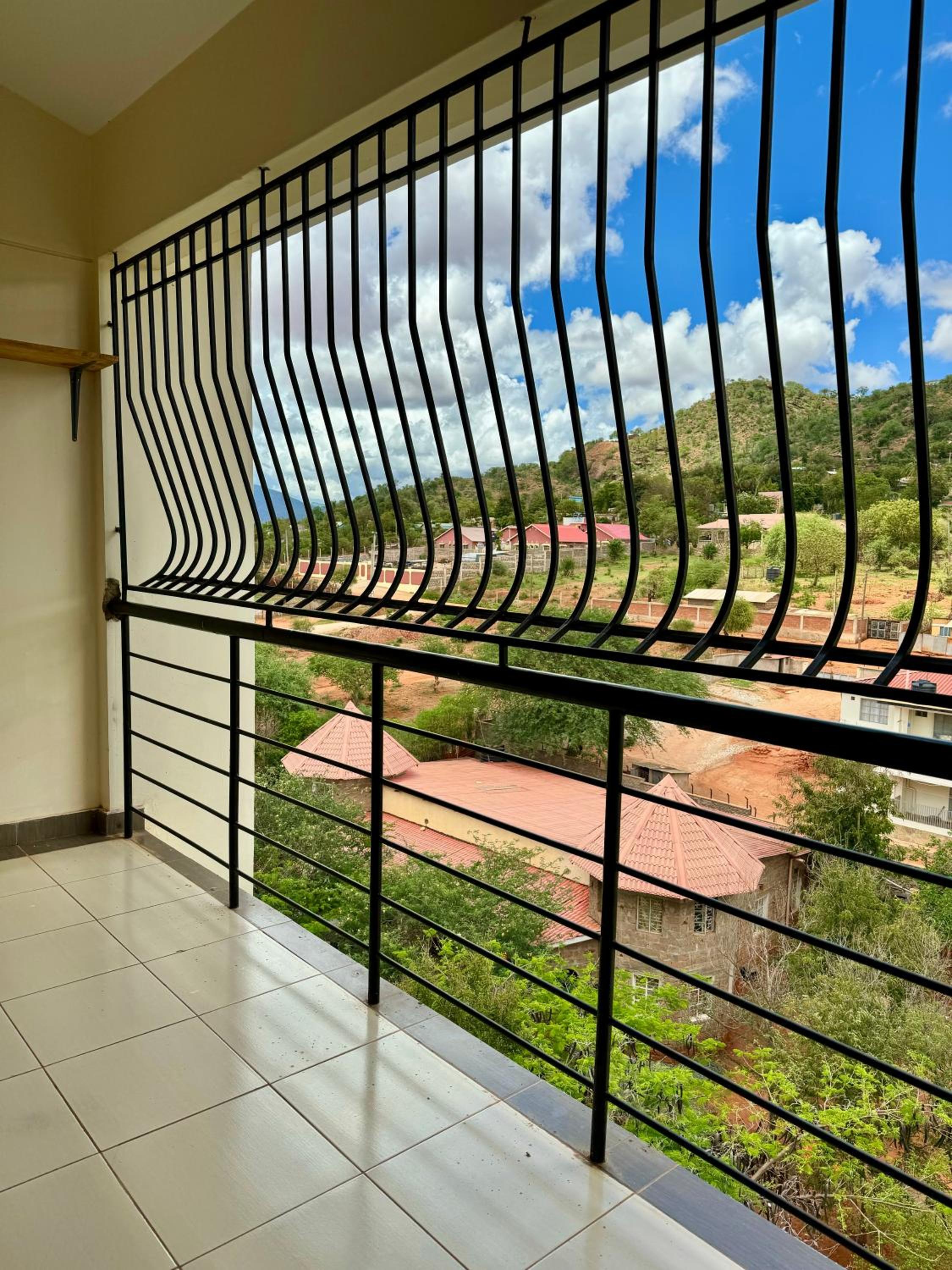 Hillsview Apartment