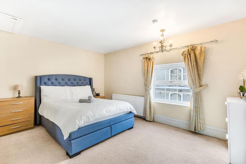 2 Bedroom Duplex Apartment
